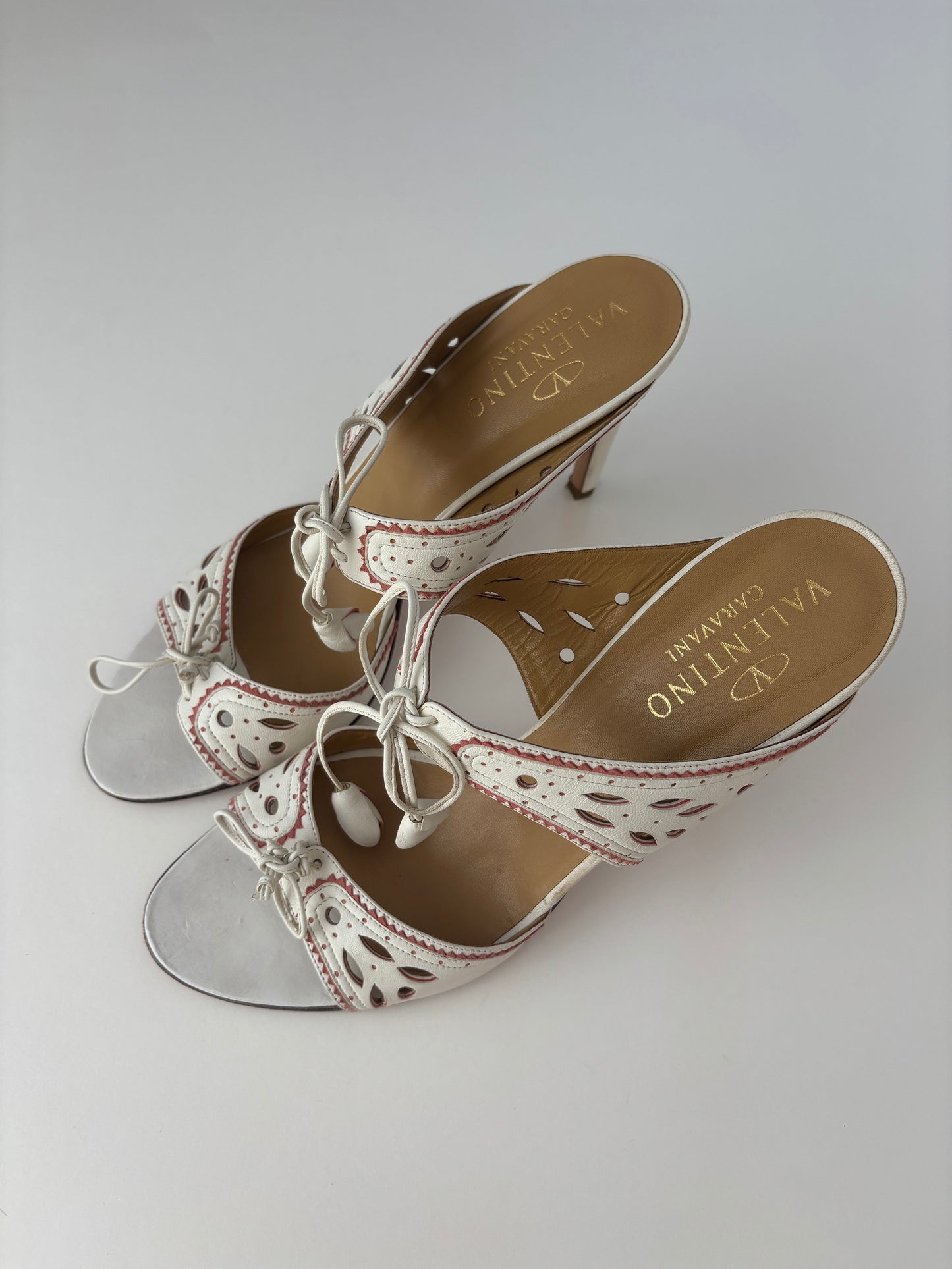 Valentino Garavani 2000s white eyelet bow sandal heels (EU 41 / US 10.5)