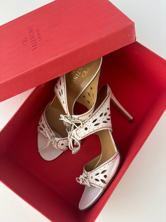 Valentino Garavani 2000s white eyelet bow sandal heels (EU 41 / US 10.5)