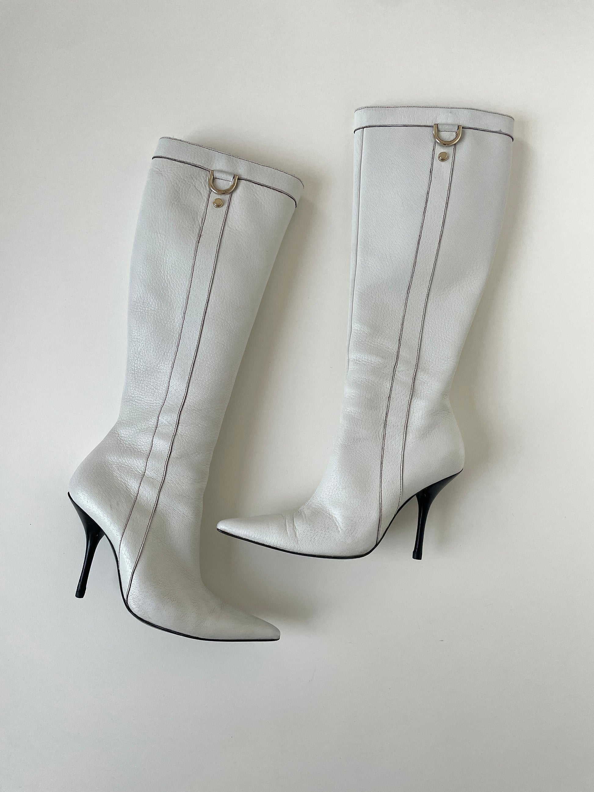 Vintage Gucci by Tom Ford 2000s white D-ring pointed boots