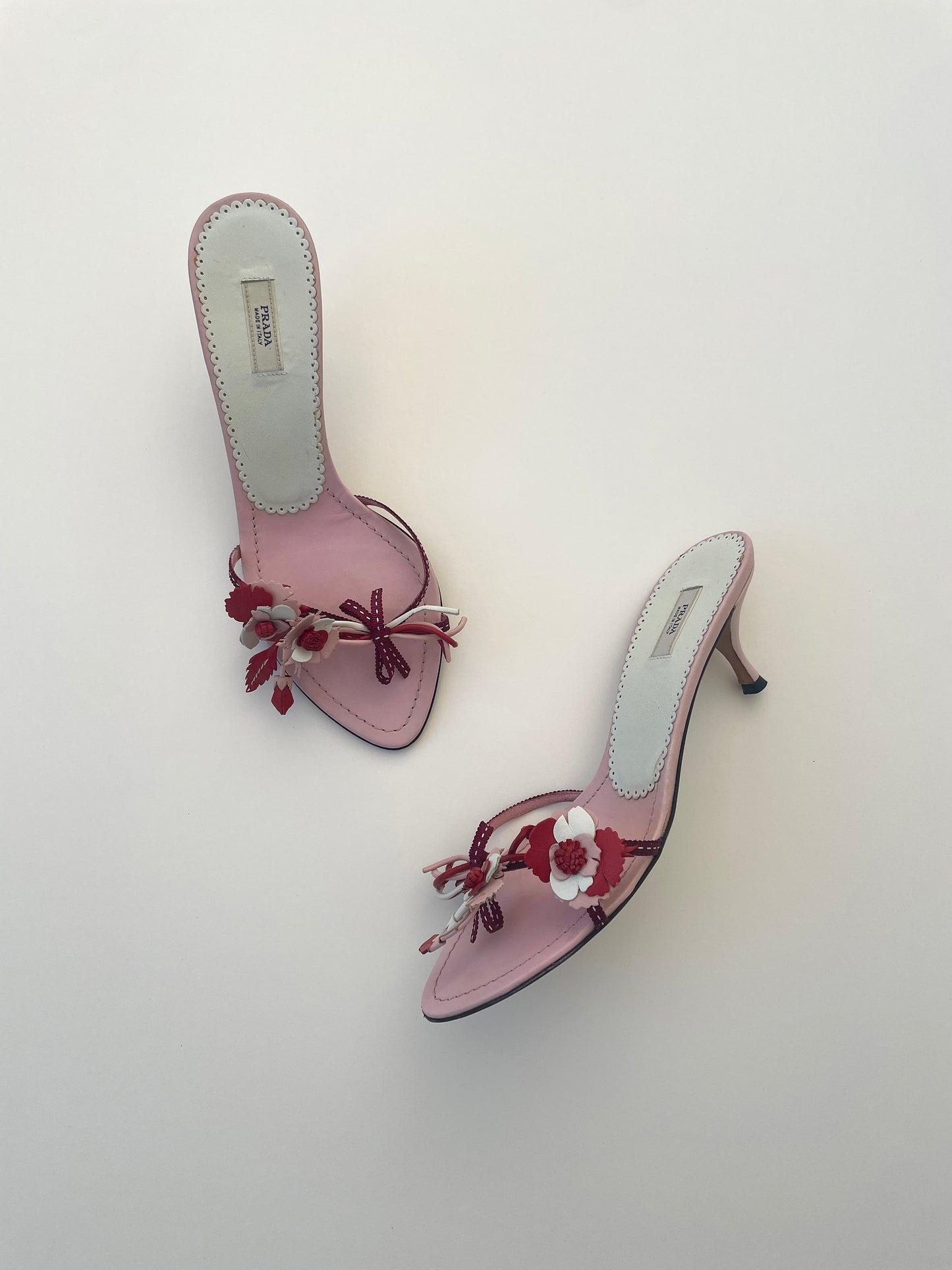 Prada 2002 LIMITED EDITION pink flower application bow kitten heels