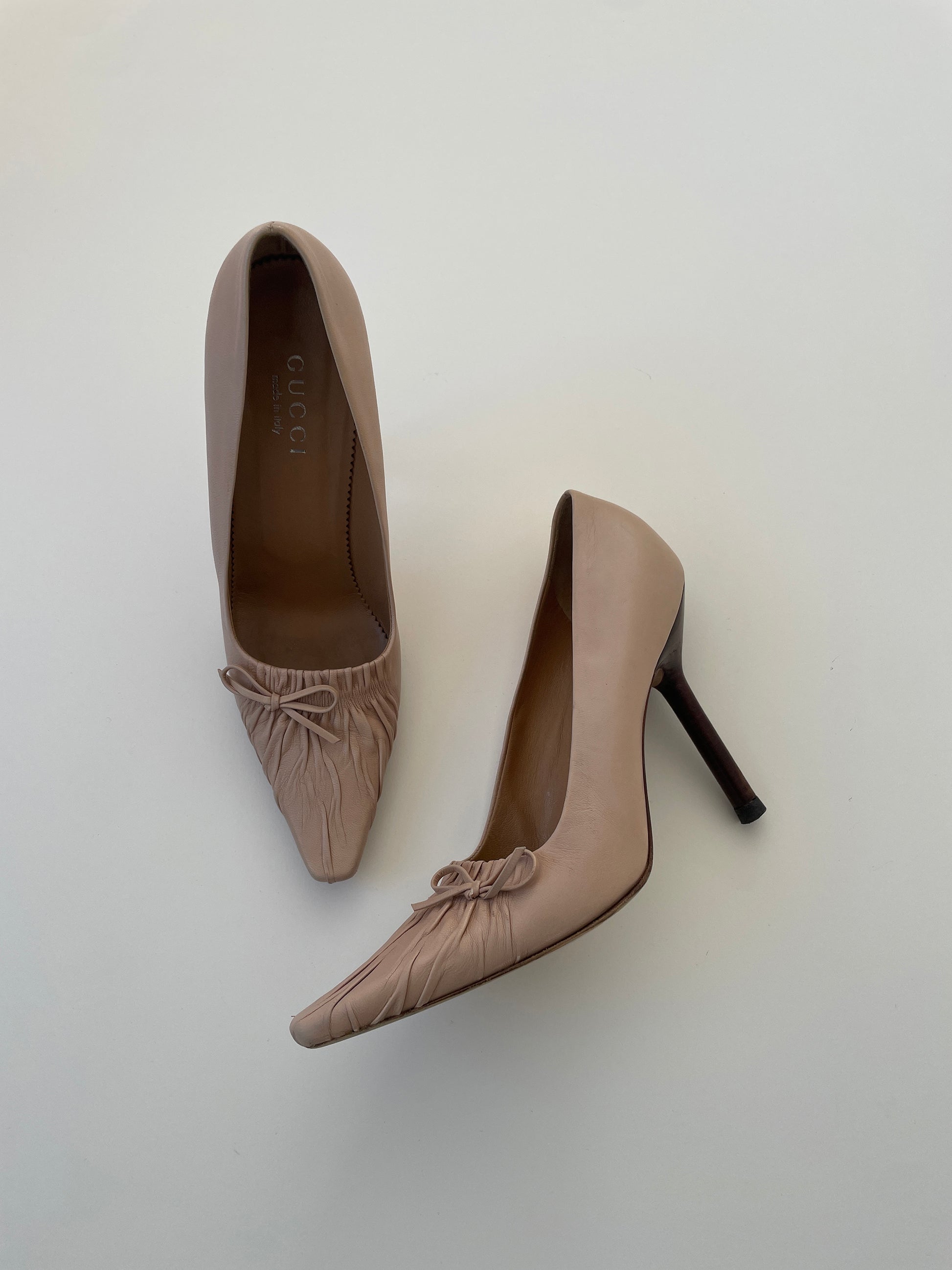 Vintage Gucci by Tom Ford F/W 1999 iconic nude bow heels