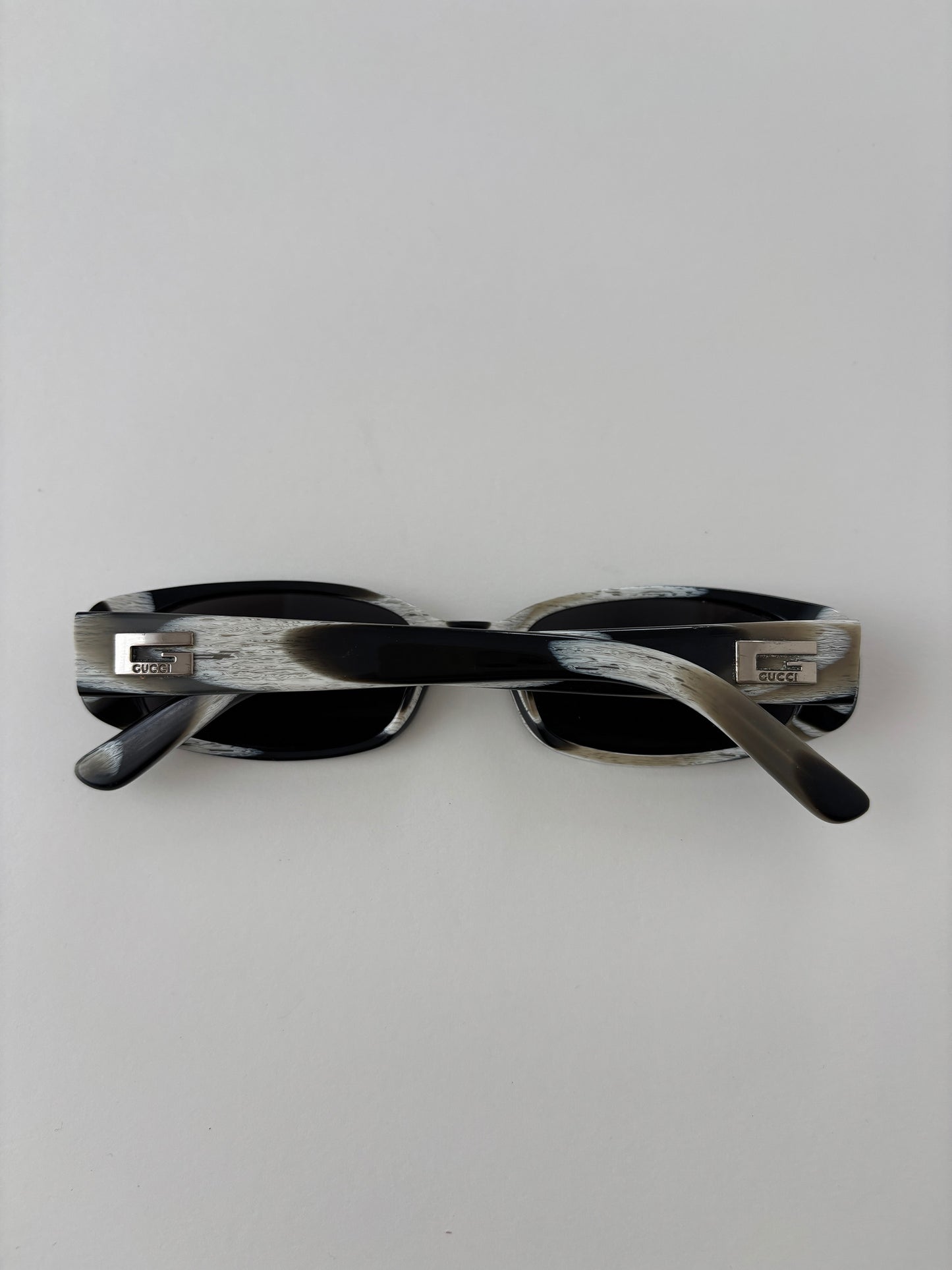 Gucci by Tom Ford 1990s black and white horn slim sunglasses