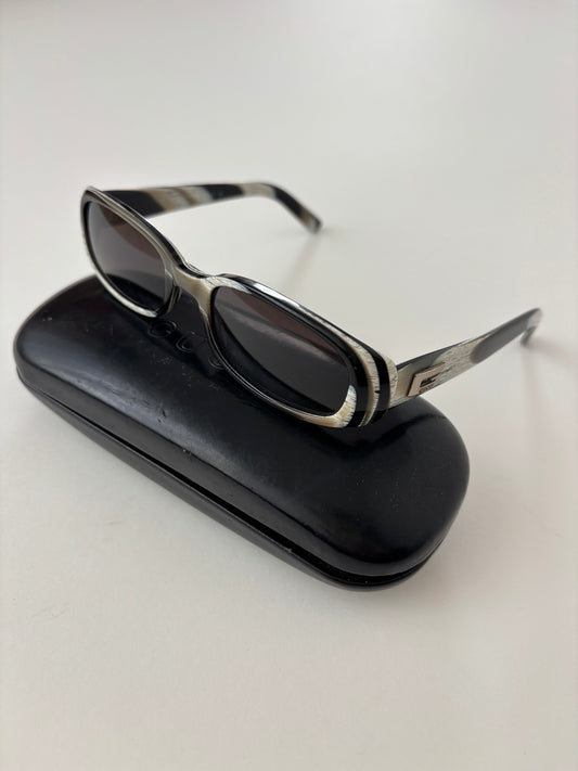 Gucci by Tom Ford 1990s black and white horn slim sunglasses