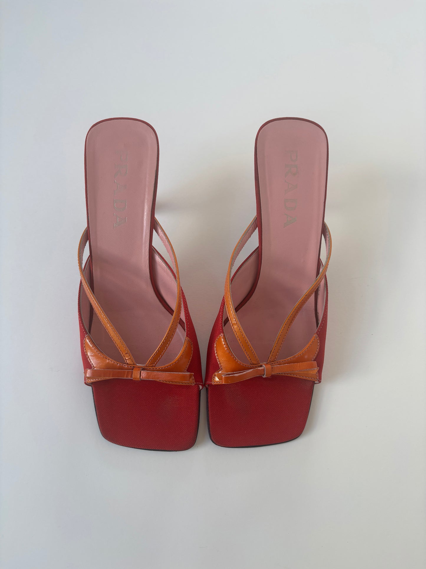 Prada 2000s red bow patent leather kitten heels (EU 38,5 / US 8)