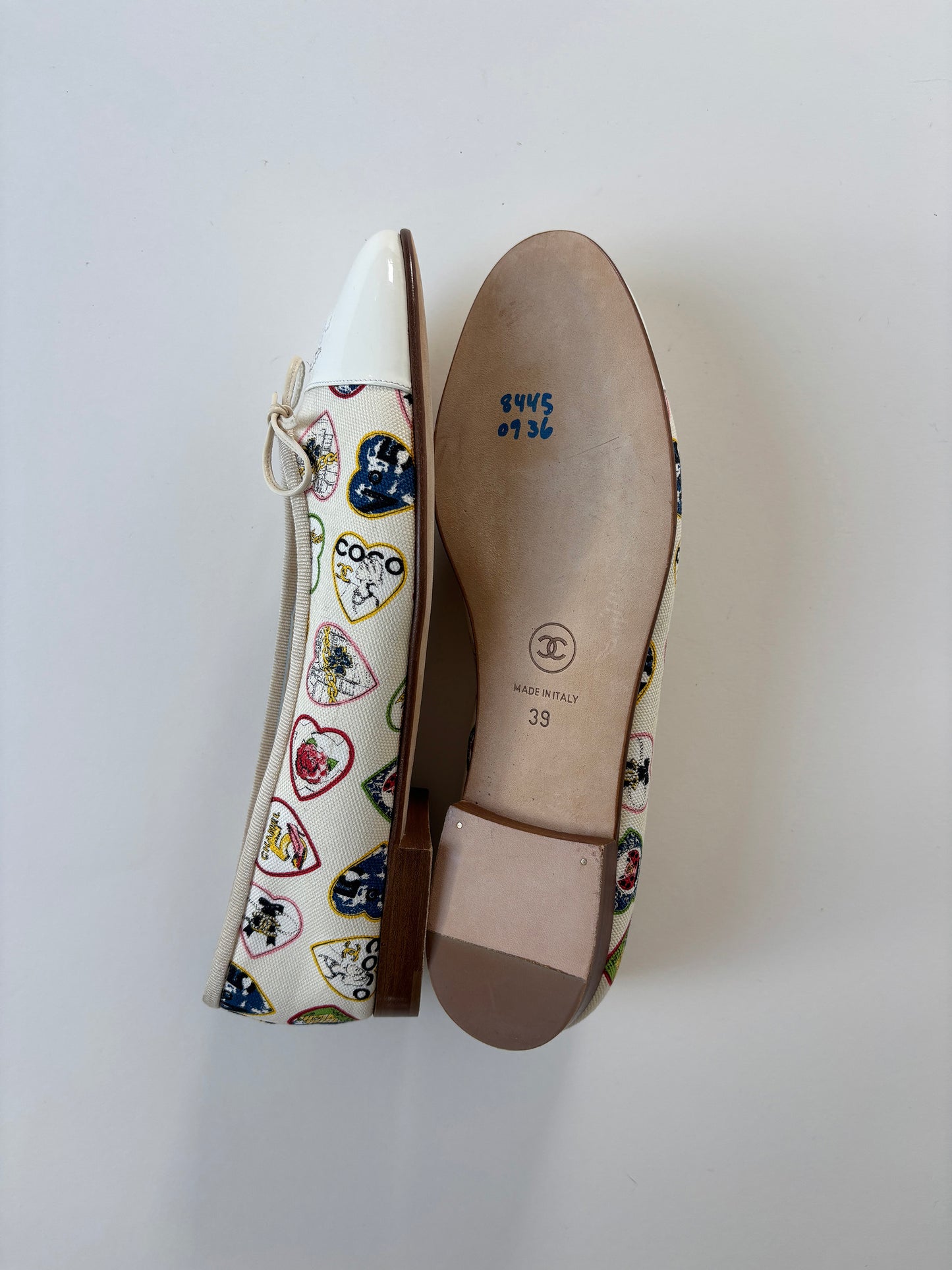 Chanel by Karl Lagerfeld 2000s iconic CC beige canvas heart ballet flats UNWORN (EU 39 / US 8.5)