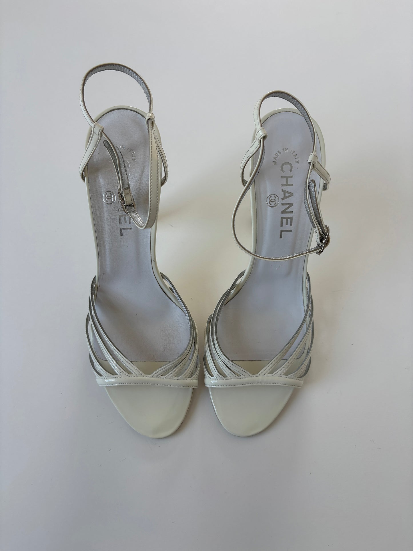 Chanel 2000s by Karl Lagerfeld ivory patent leather heels (EU 40 / US 9.5)
