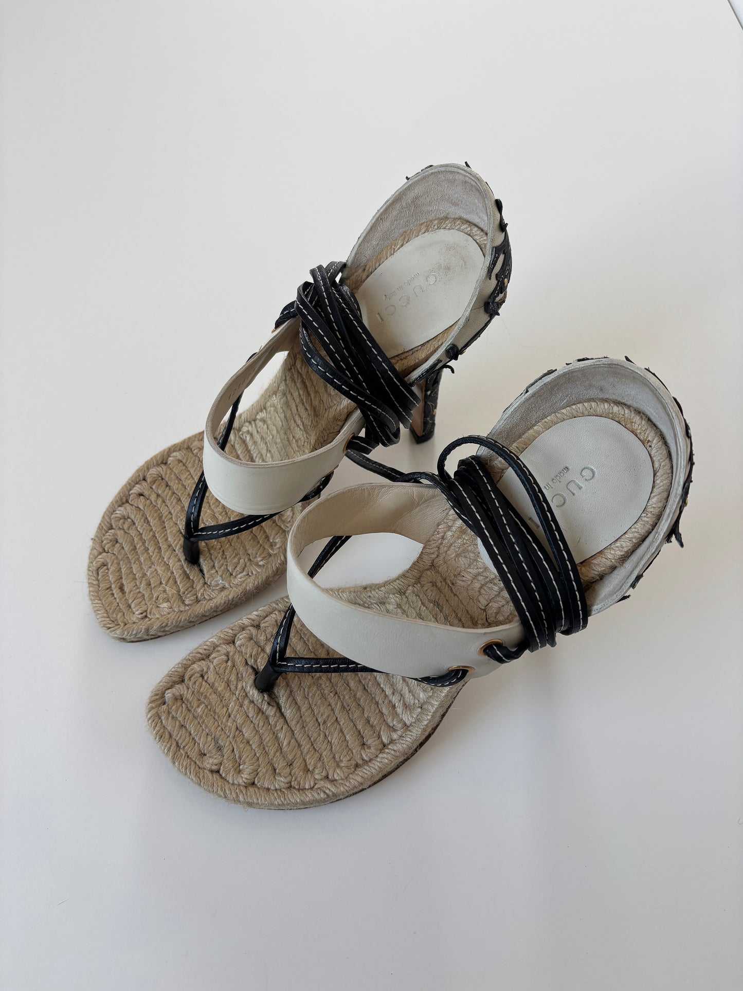Gucci by Tom Ford 2000s raffia western strappy thong sandal heels UNWORN (EU 39 / US 8.5)