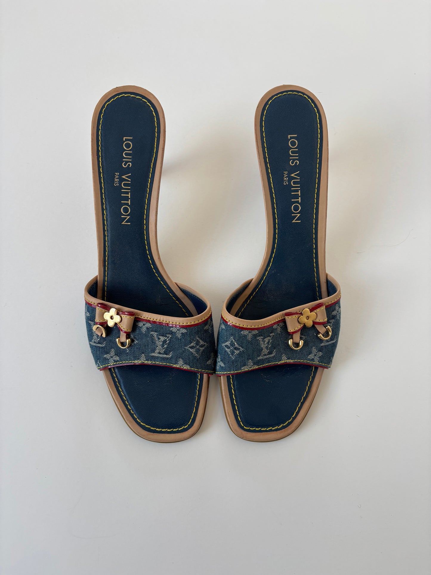 Louis Vuitton by Marc Jacobs denim monogram bow kitten heels (EU 40,5 / US 10)