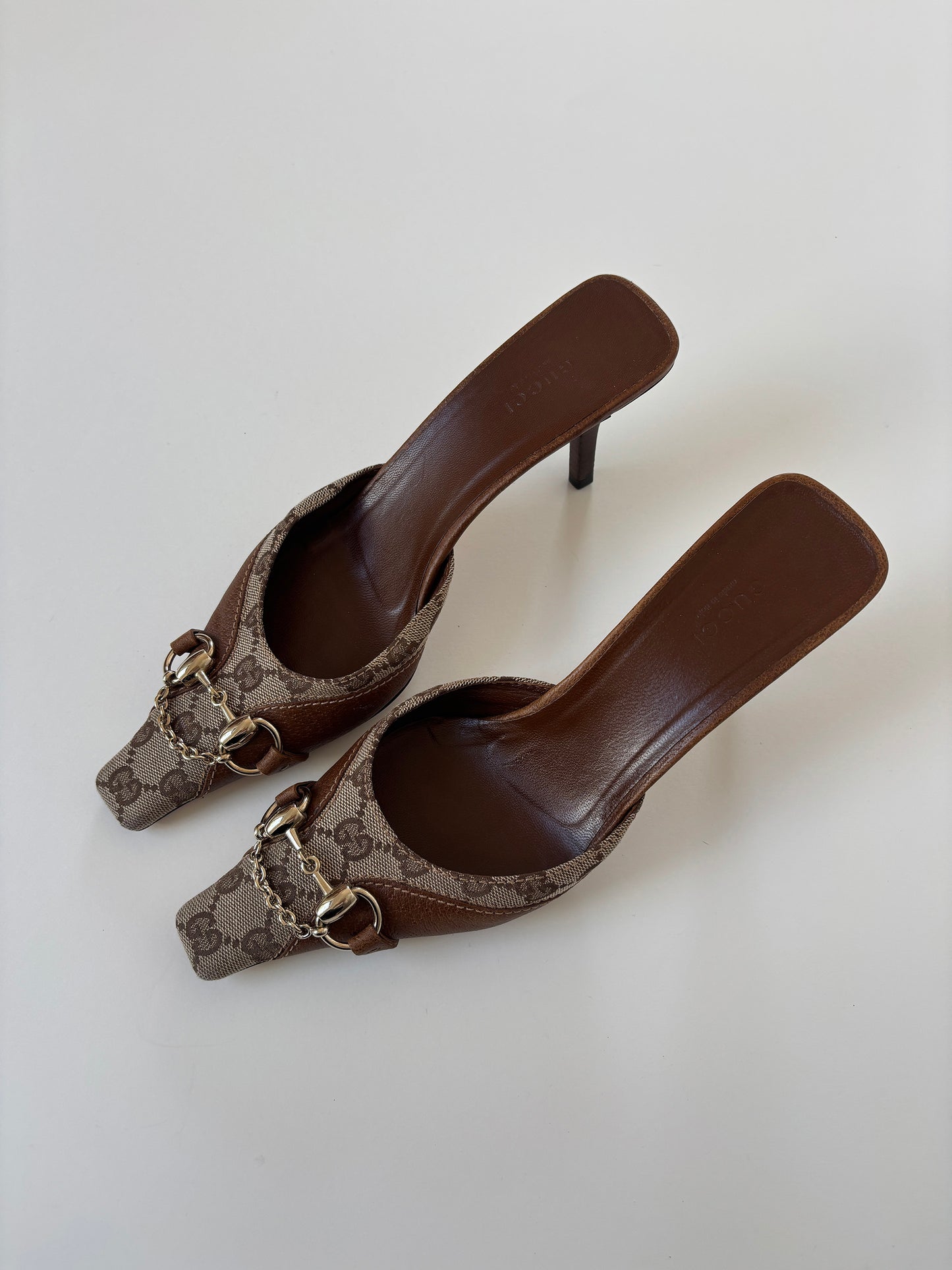 Gucci by Tom Ford 2000s tan squared chain & monogram mules (EU 39 / US 8.5)