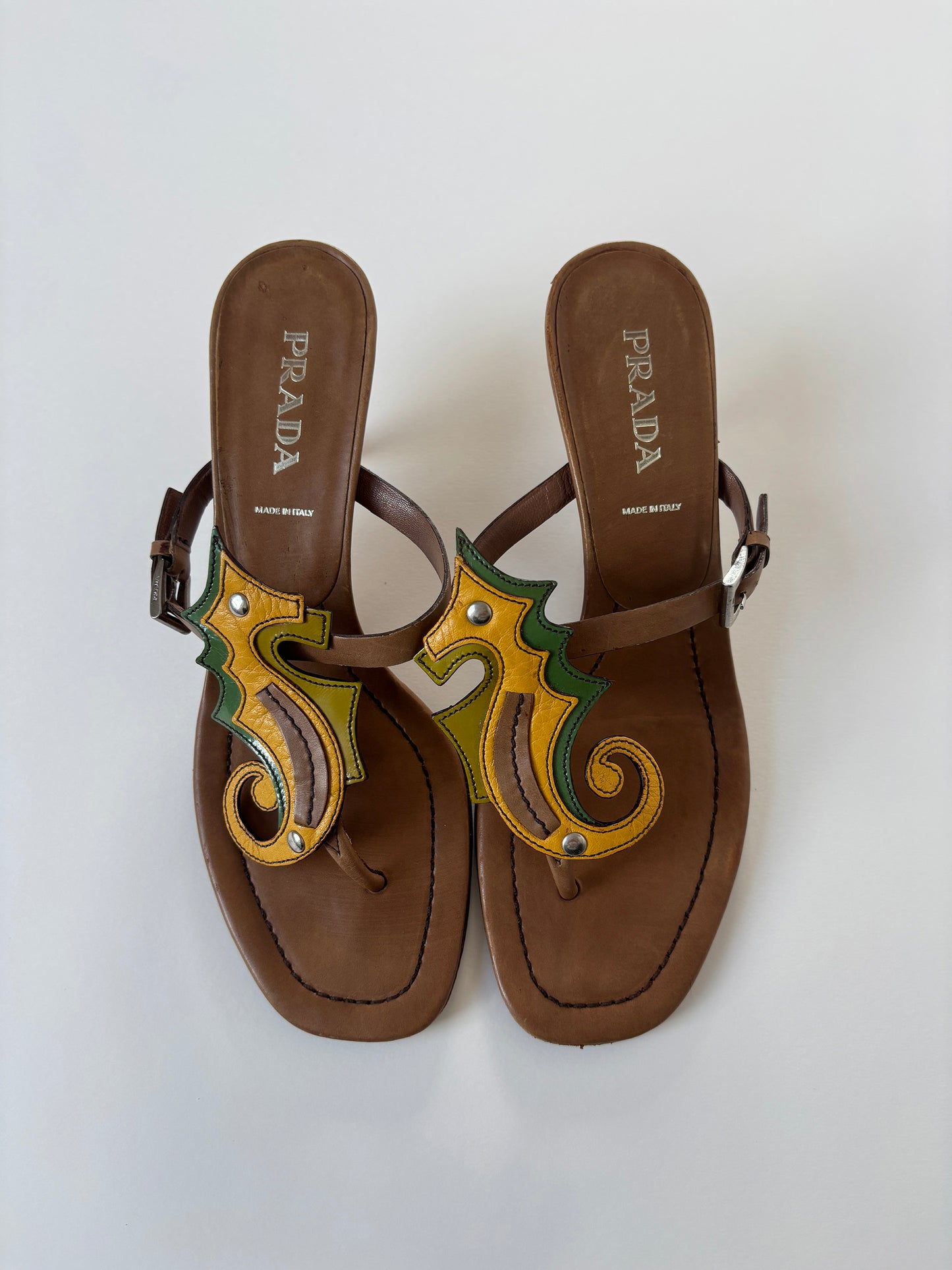 Prada 2000s tan seahorse thong kitten heels (EU 37,5 / US 7)