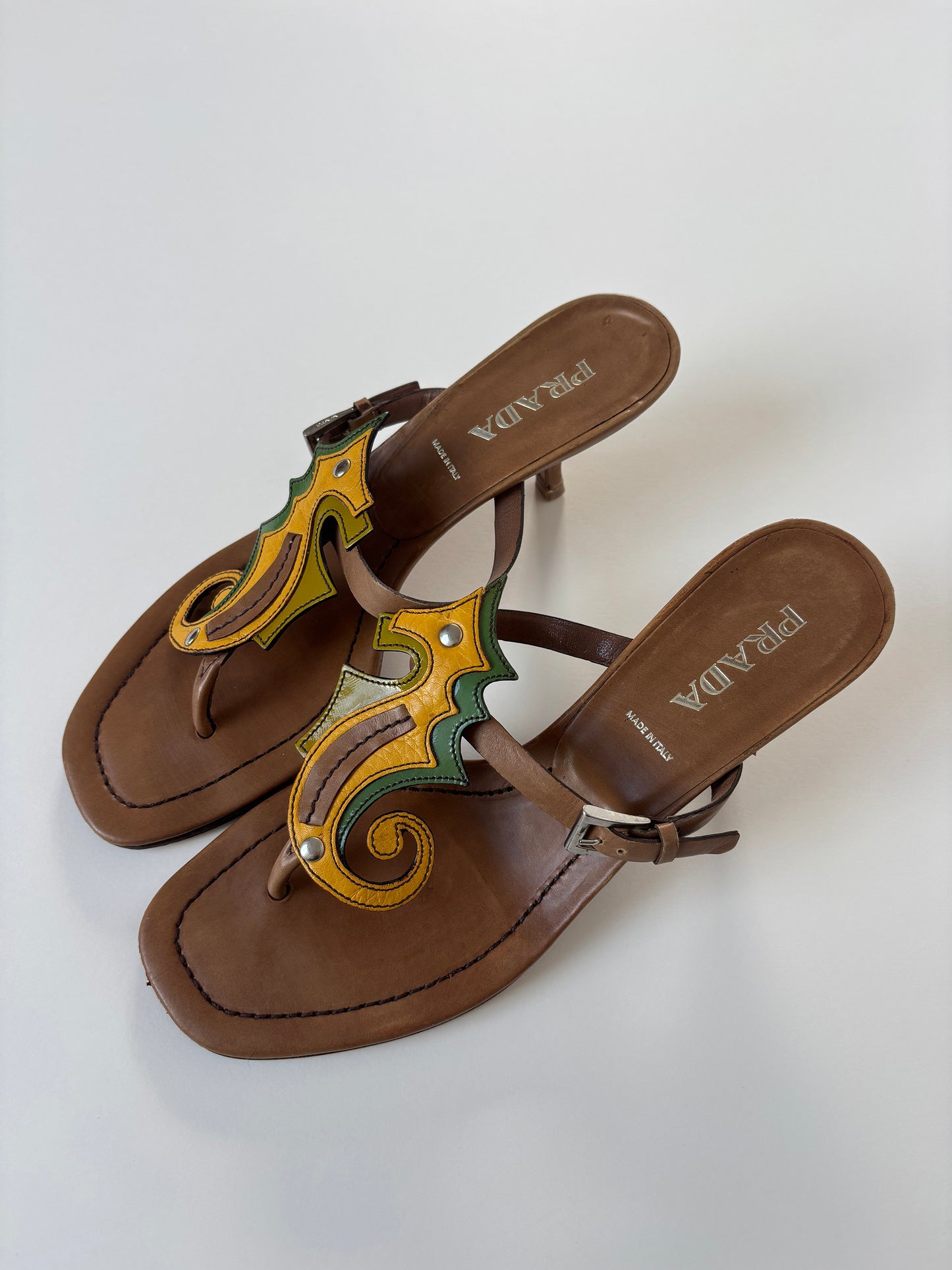 Prada 2000s tan seahorse thong kitten heels (EU 37,5 / US 7)