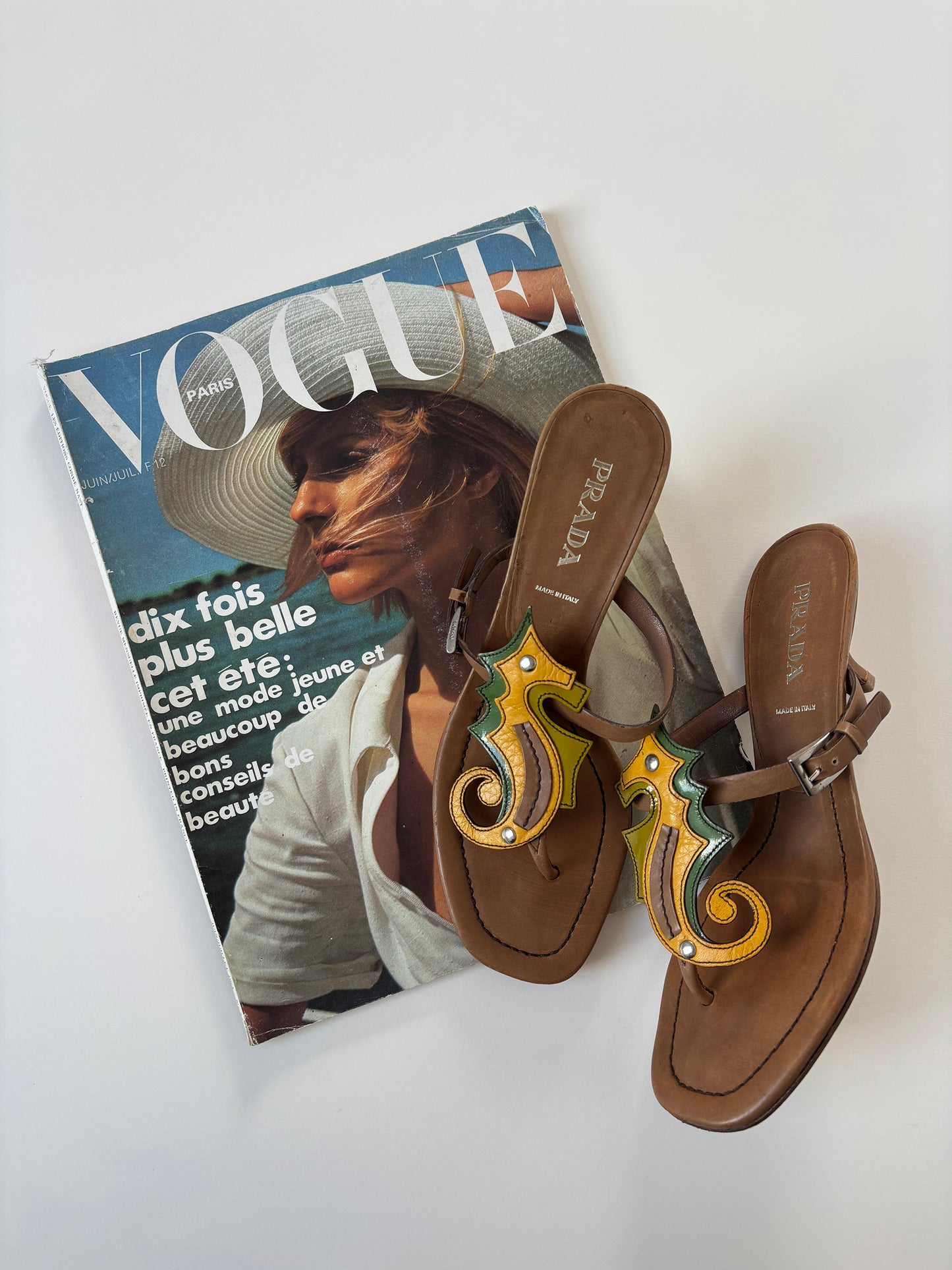 Prada 2000s tan seahorse thong kitten heels (EU 37,5 / US 7)