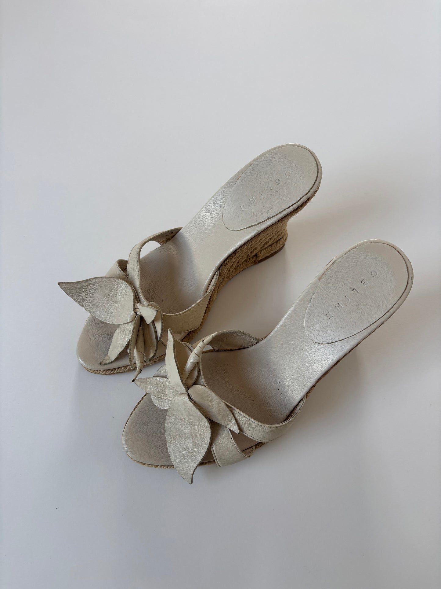 Celine 2000s cream white floral raffia wedges (EU 37,5 / US 7)