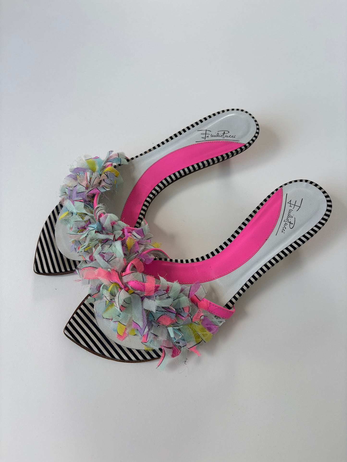 Emilio Pucci 2000s pink ruffle thong kitten heels  (EU 40 / US 9.5)