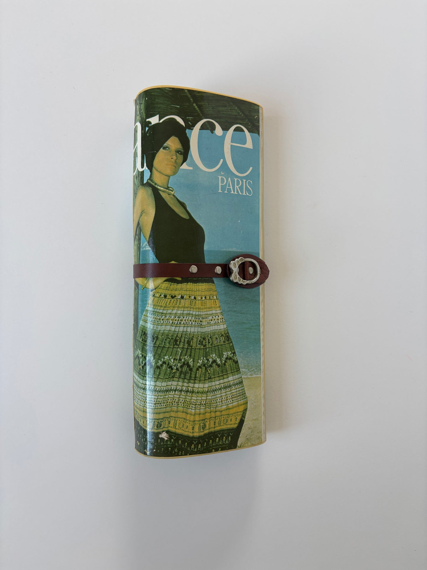 Vintage 70s magazine clutch "ELEGANCE"
