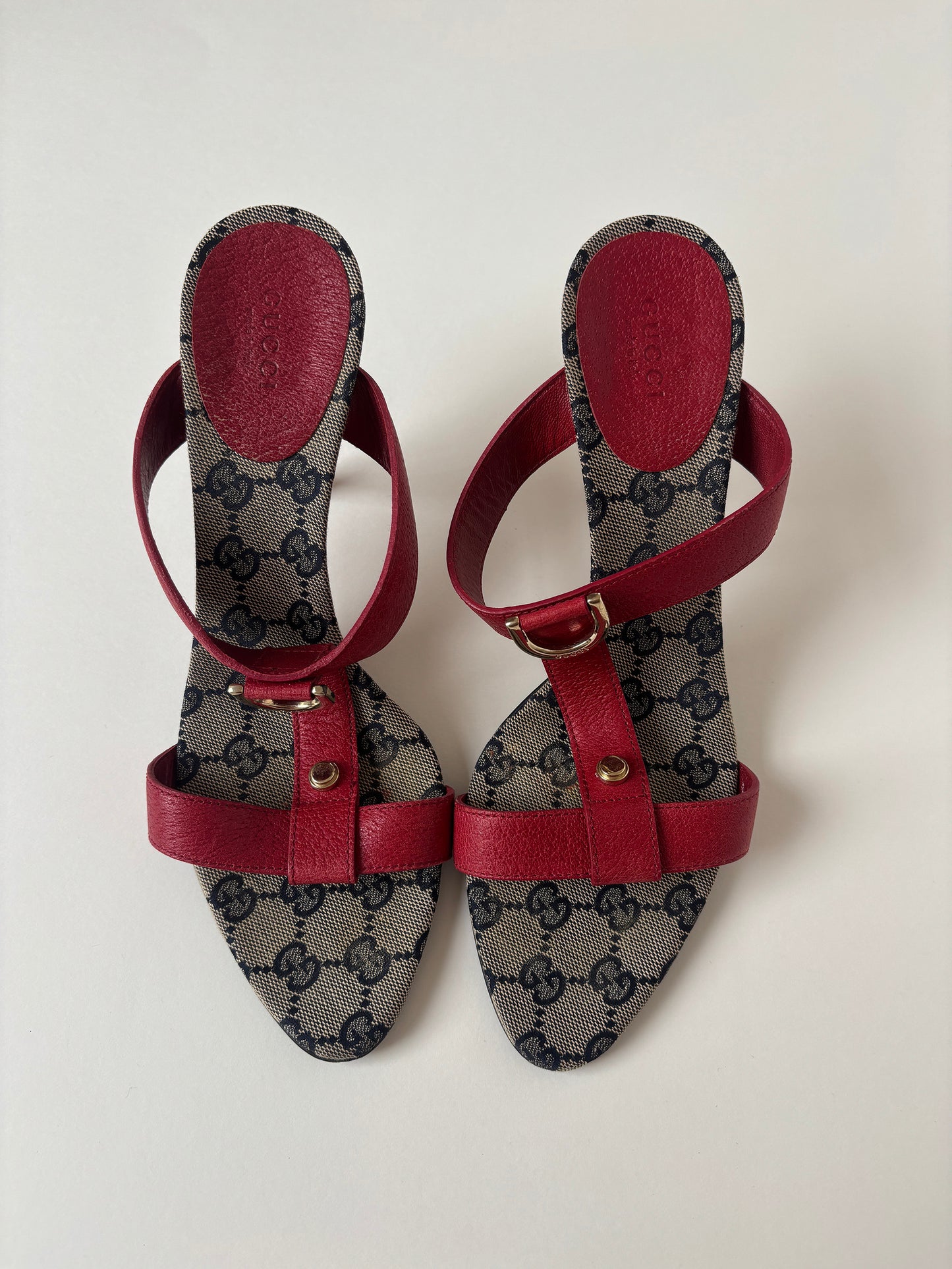Gucci by Tom Ford 2000s red D-ring monogram sandals (EU 39,5 / US 9)