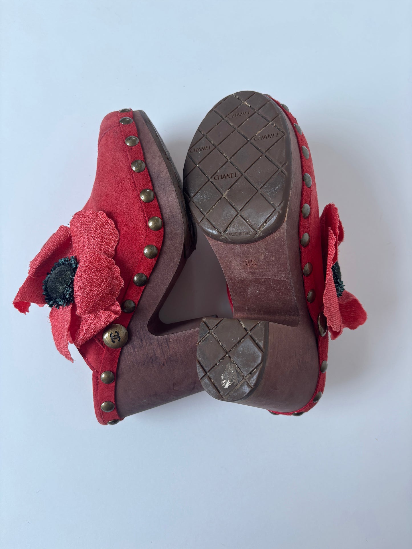 Chanel 2000s by Karl Lagerfeld red Camellia flower clogs (EU 36 / US 5.5)