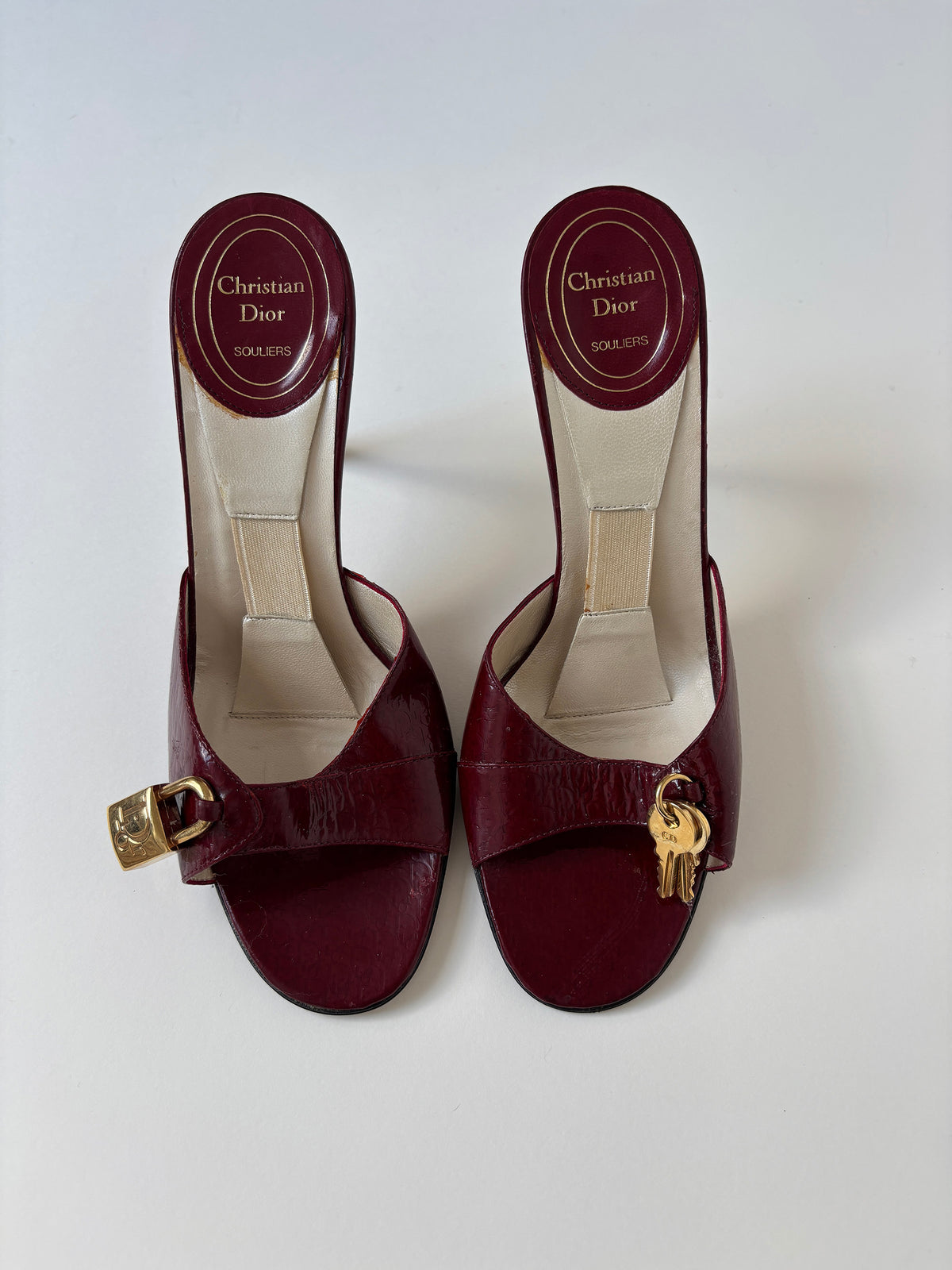 Christian Dior by John Galliano 2000s iconic cherry red monogram patent lock key heels (EU 37,5 / US 7)
