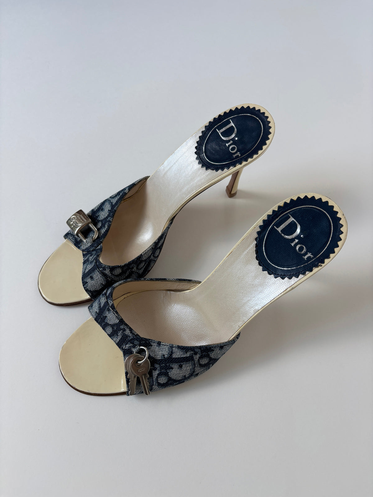 Christian Dior by John Galliano S/S 2003 iconic denim blue monogram lock key heels (EU 39 / US 8.5)