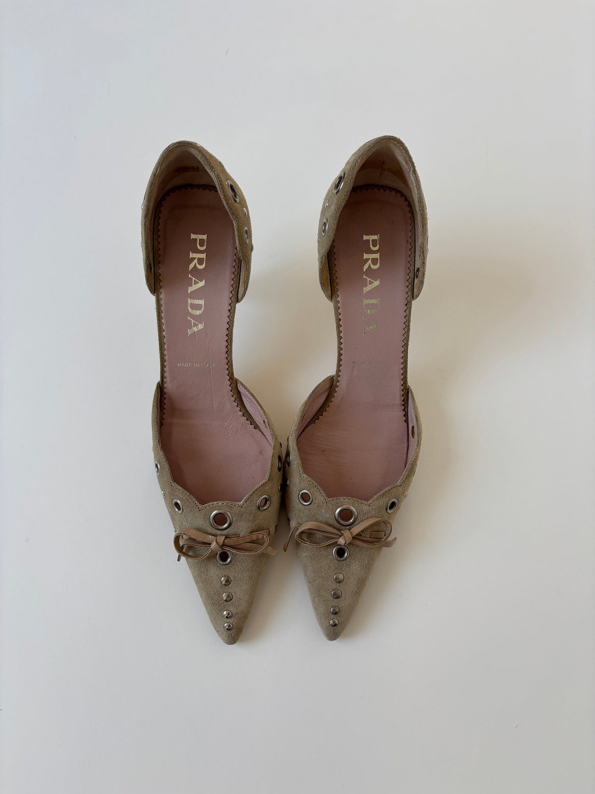 Prada 2000s suede beige eyelet bow D'Orsay heels (EU 35,5 / US 5)