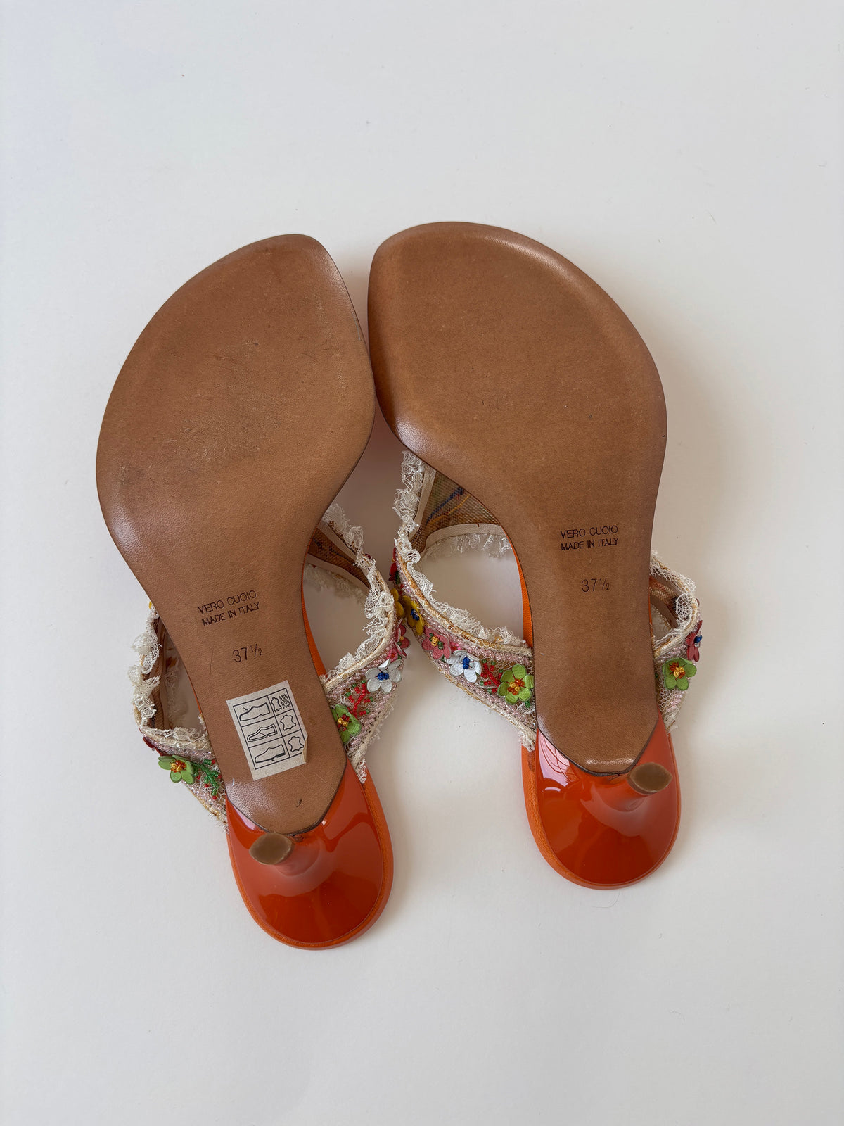 Rene Caovilla 2000s orange lace floral thong kitten heels UNWORN (EU 37,5 / US 7)