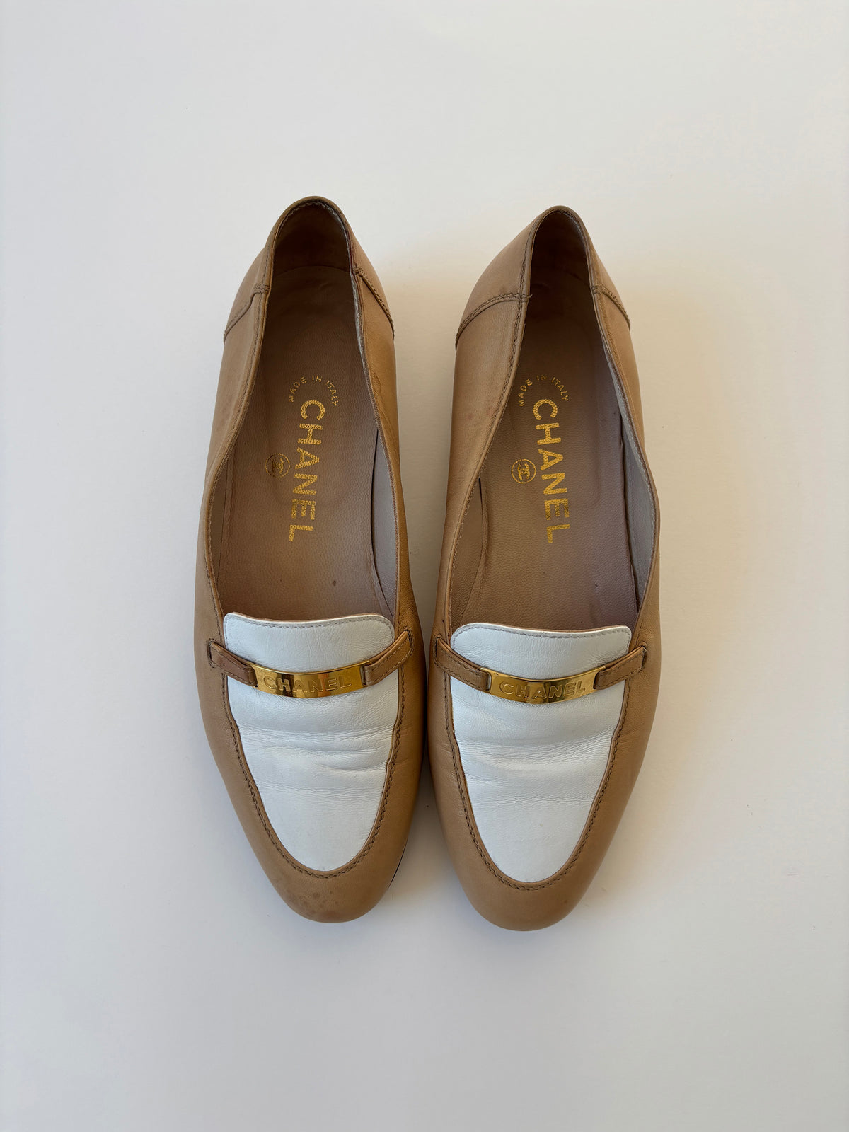Chanel 1990s by Karl Lagerfeld beige CC logo loafer (EU 38 / US 7.5)