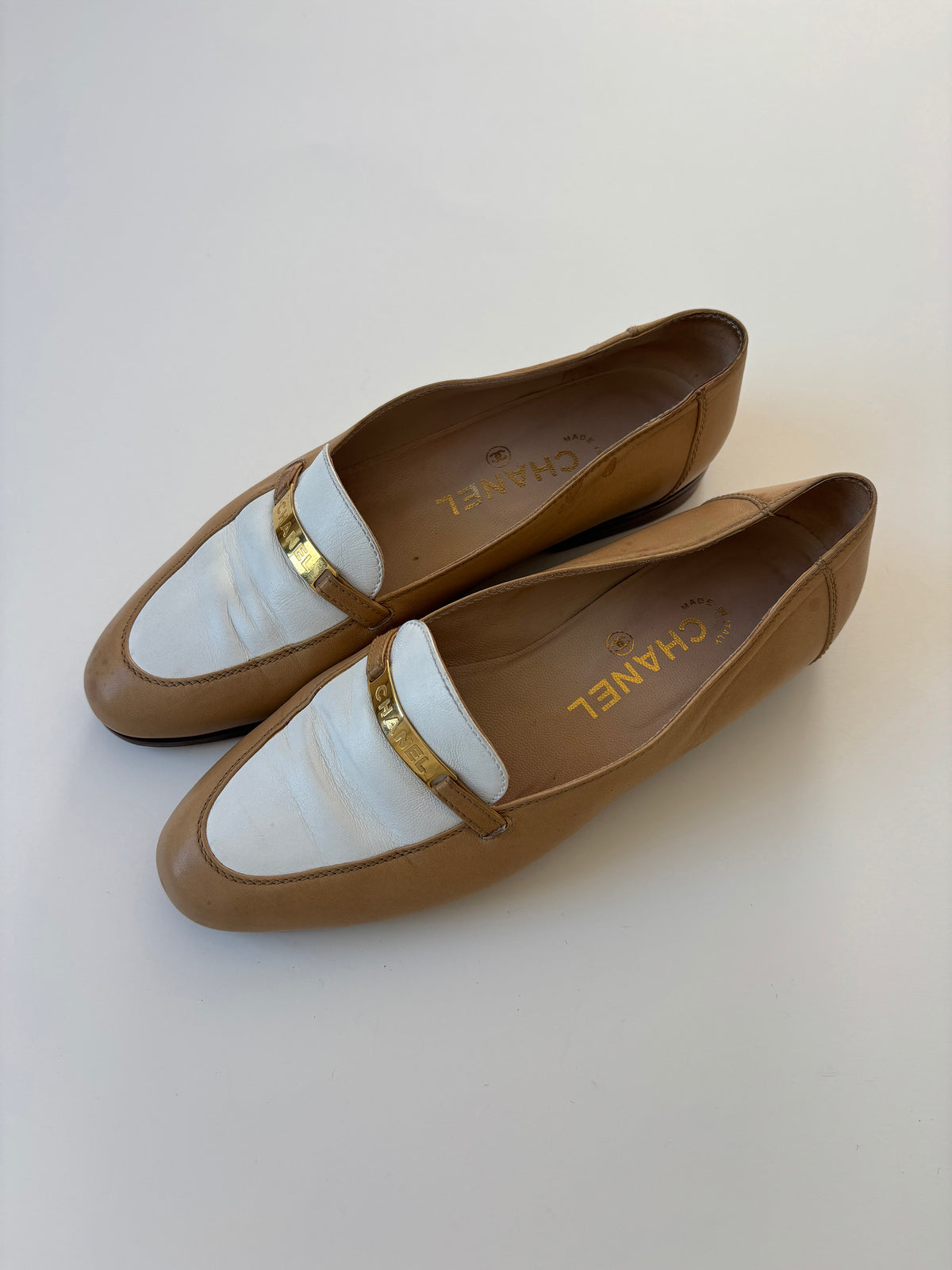 Chanel 1990s by Karl Lagerfeld beige CC logo loafer (EU 38 / US 7.5)
