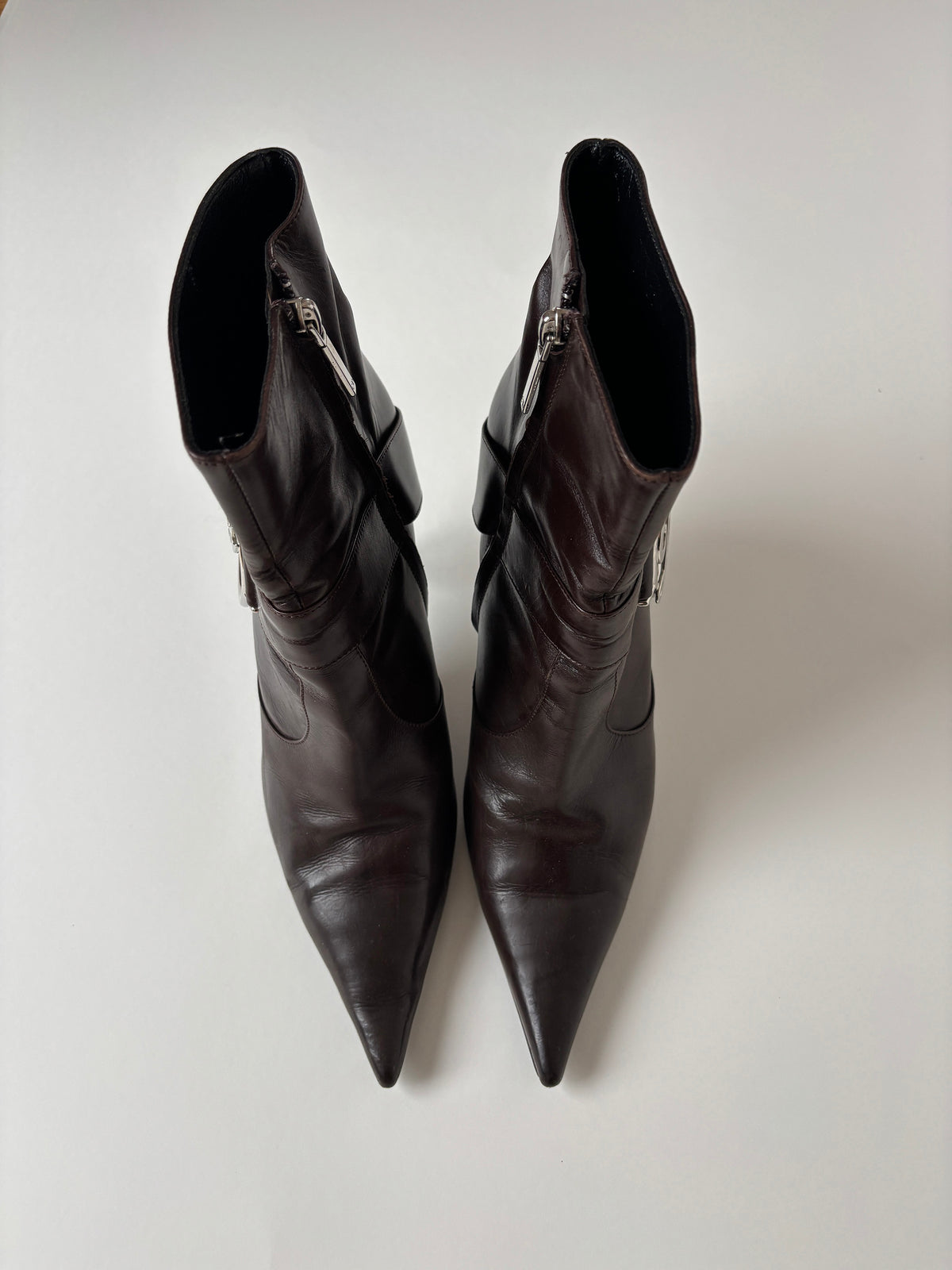 Christian Dior F/W 2004 by John Galliano iconic dark brown diva boots (EU 38 / US 7.5)