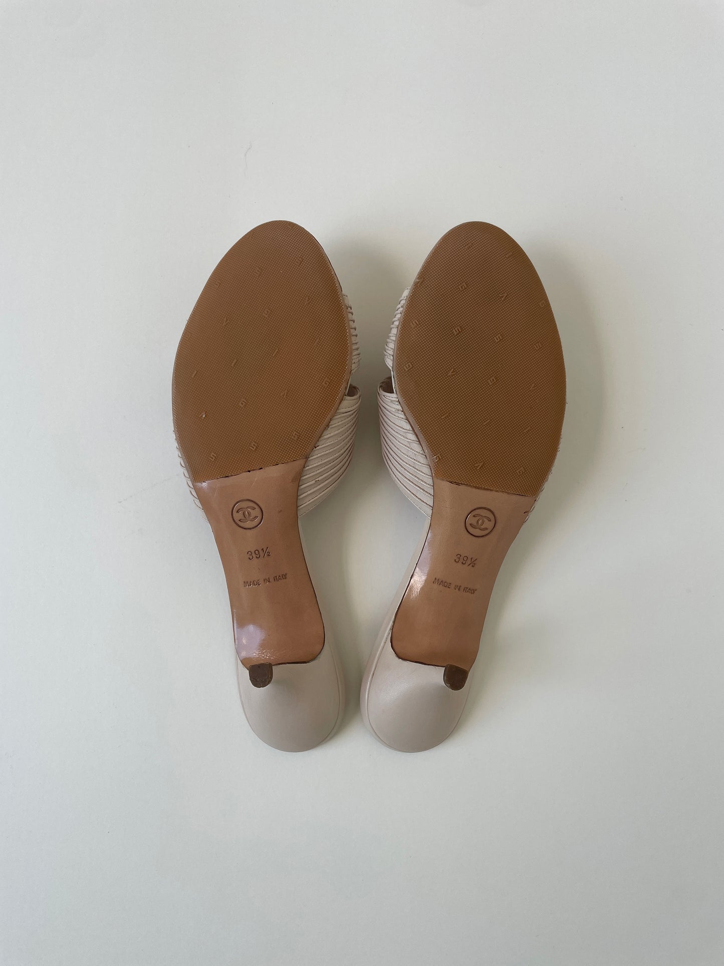 Chanel 2000s by Karl Lagerfeld CC powdery bow kitten heel (EU 39,5 / US 9)
