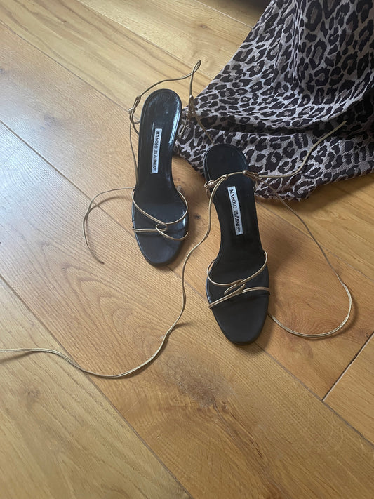Manolo Blahnik skinny strap sandal heels (EU 39,5 / US 8,5)