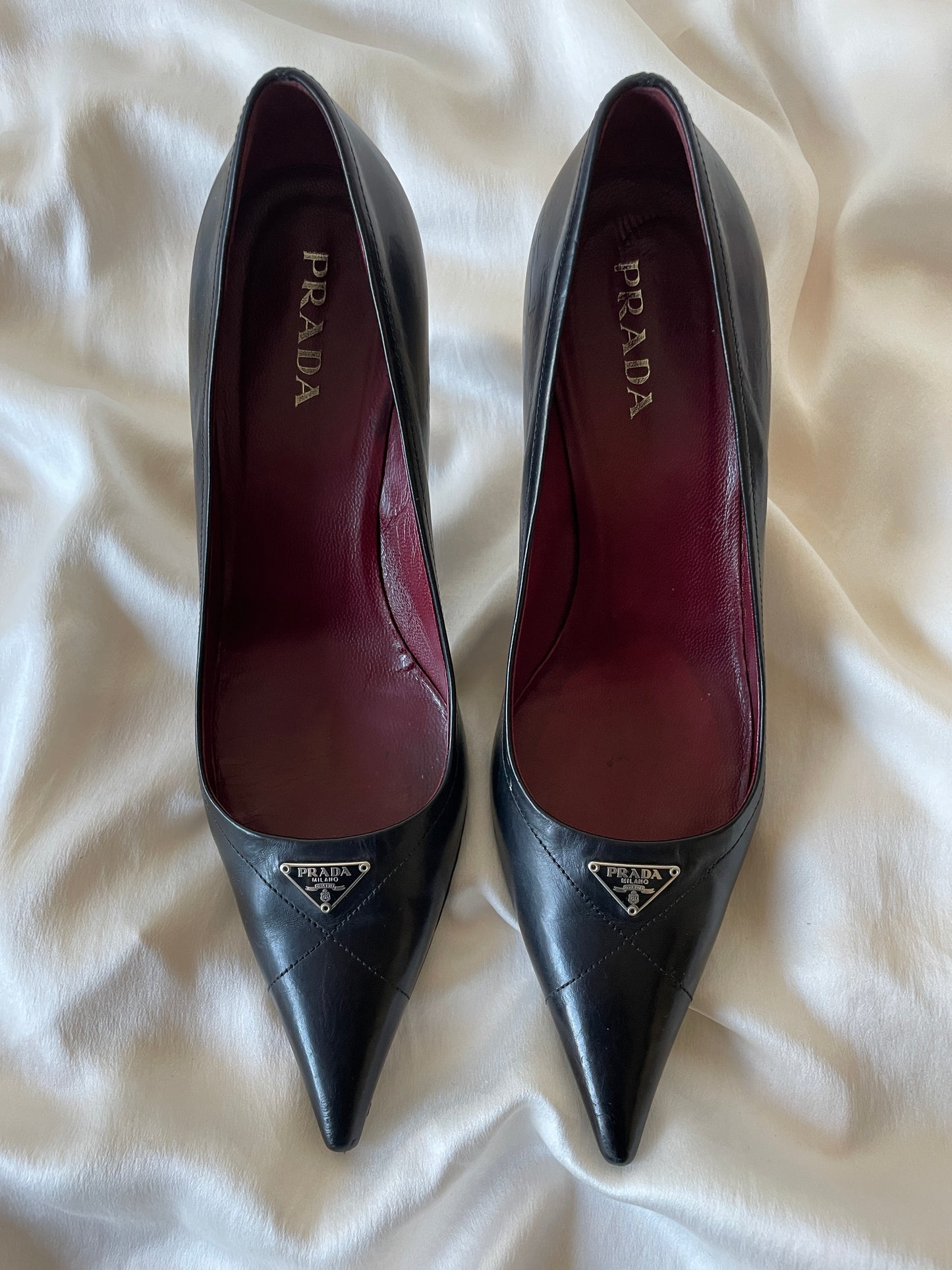 Prada metal logo heels (EU 38 / US 7,5)