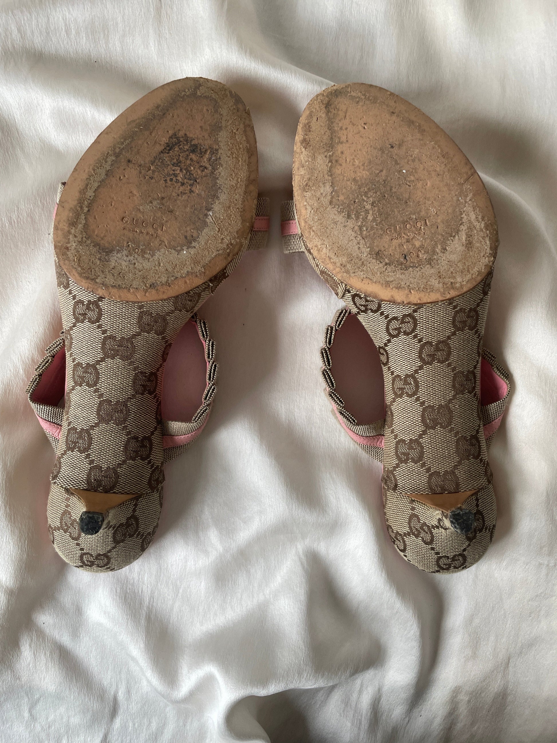 Gucci 2000s kitten heel sandals