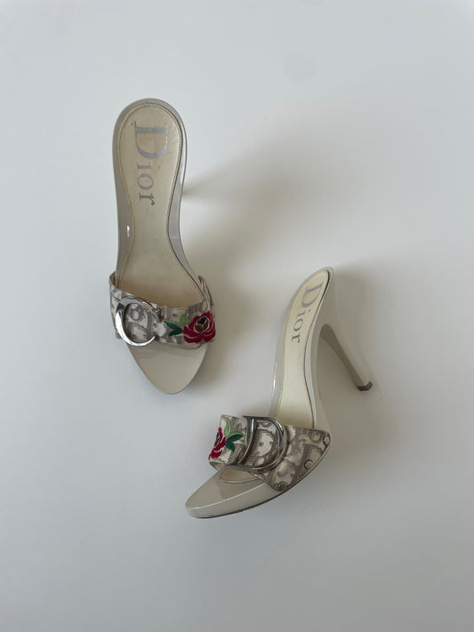 Vintage Christian Dior by John Galliano iconic cream white plateau monogram heels with silver CD logo detail and floral embroidery.