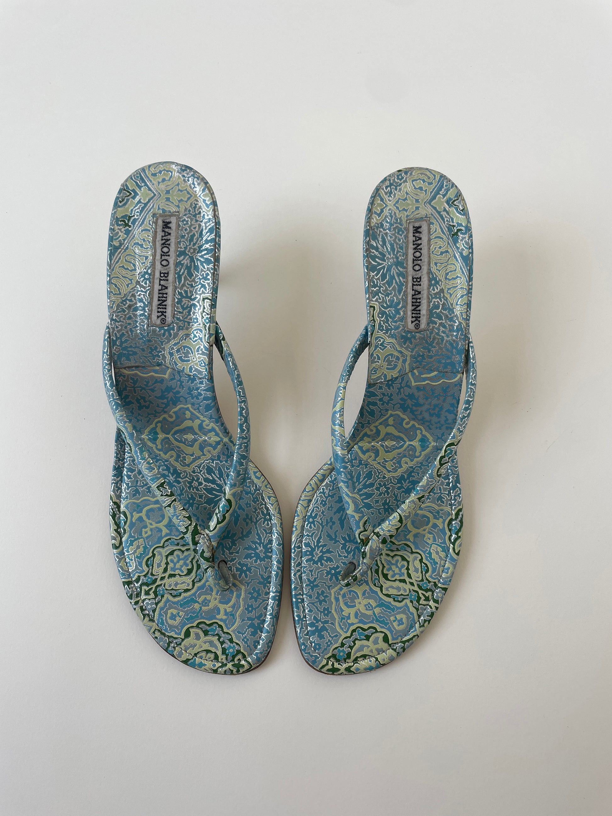 Vintage Manolo Blahnik baby blue metallic paisley thong kitten heels