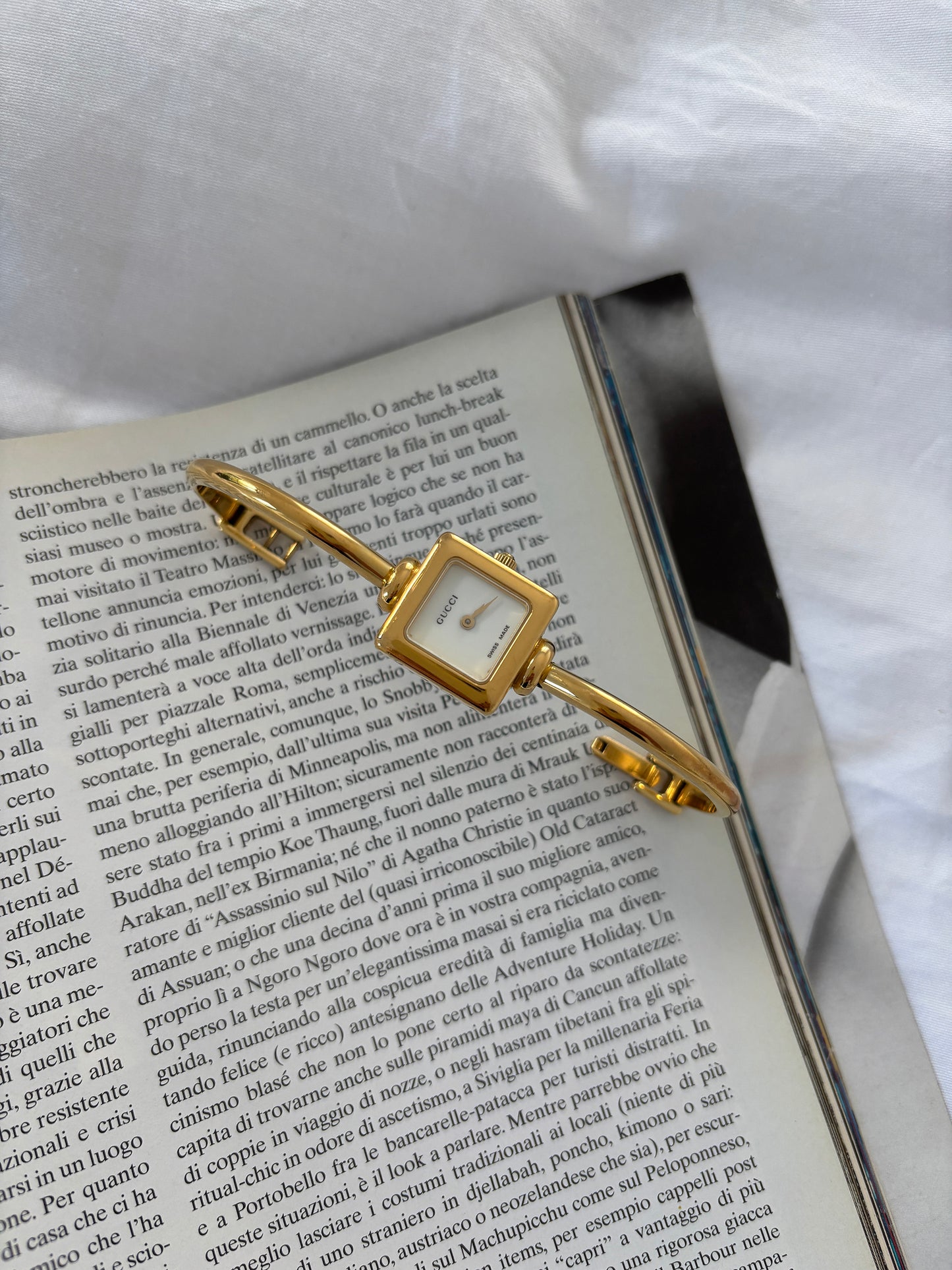 Gucci by Tom Ford 1990s 1900L 18K gold plated bangle square watch