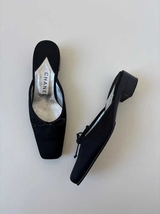 Vintage Chanel 1990s by Karl Lagerfeld CC black squared black ballet satin mules with bow and dainty CC logo detail