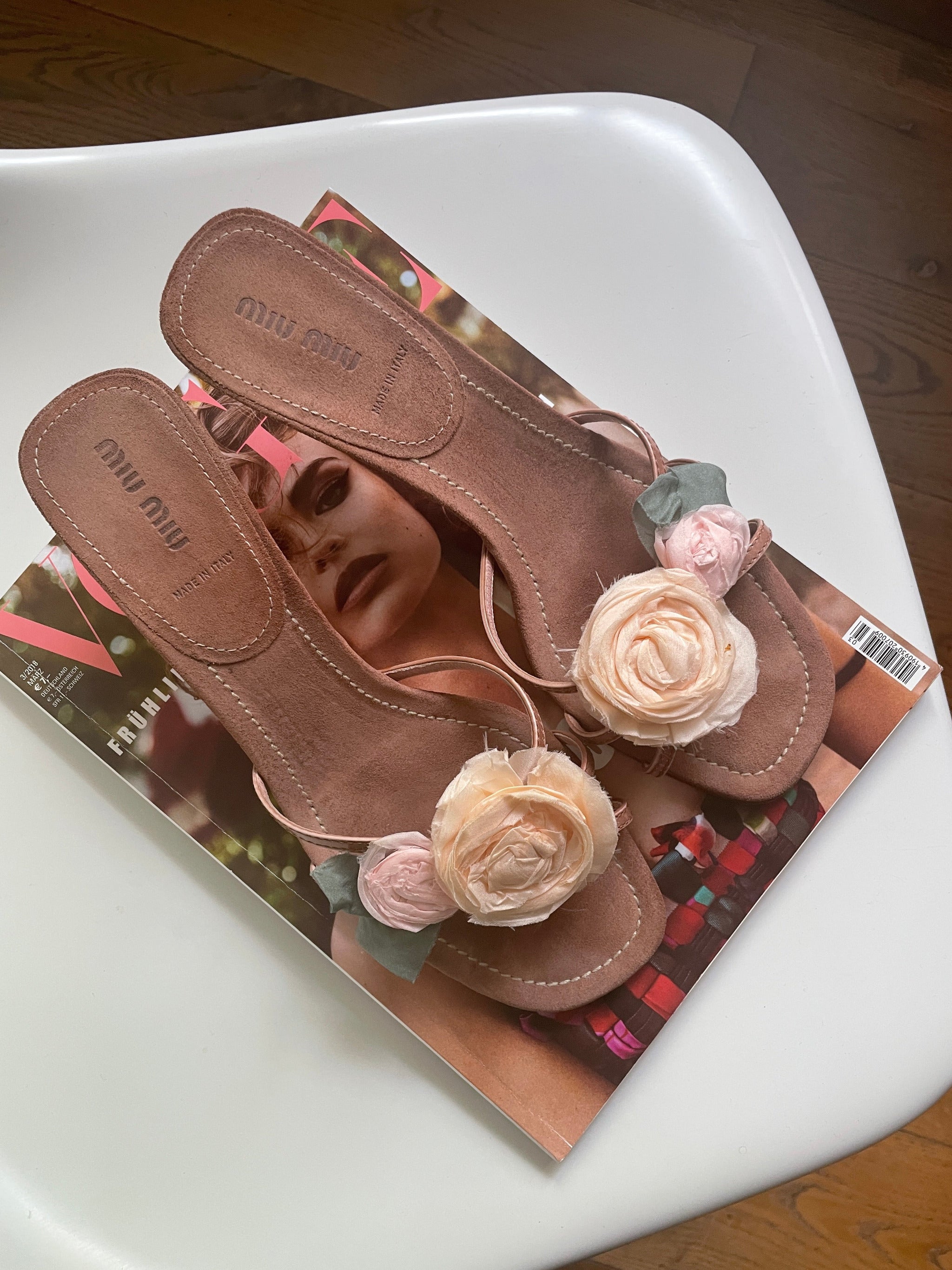 Miu Miu floral silk roses kitten heels (EU 40 / US 9) – Vintage Baby ...