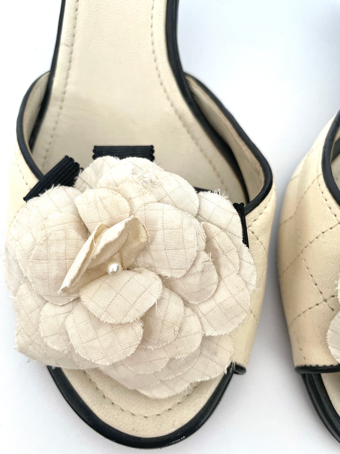 Chanel ivory Camellia sandal heels (EU 37,5 / US 7)