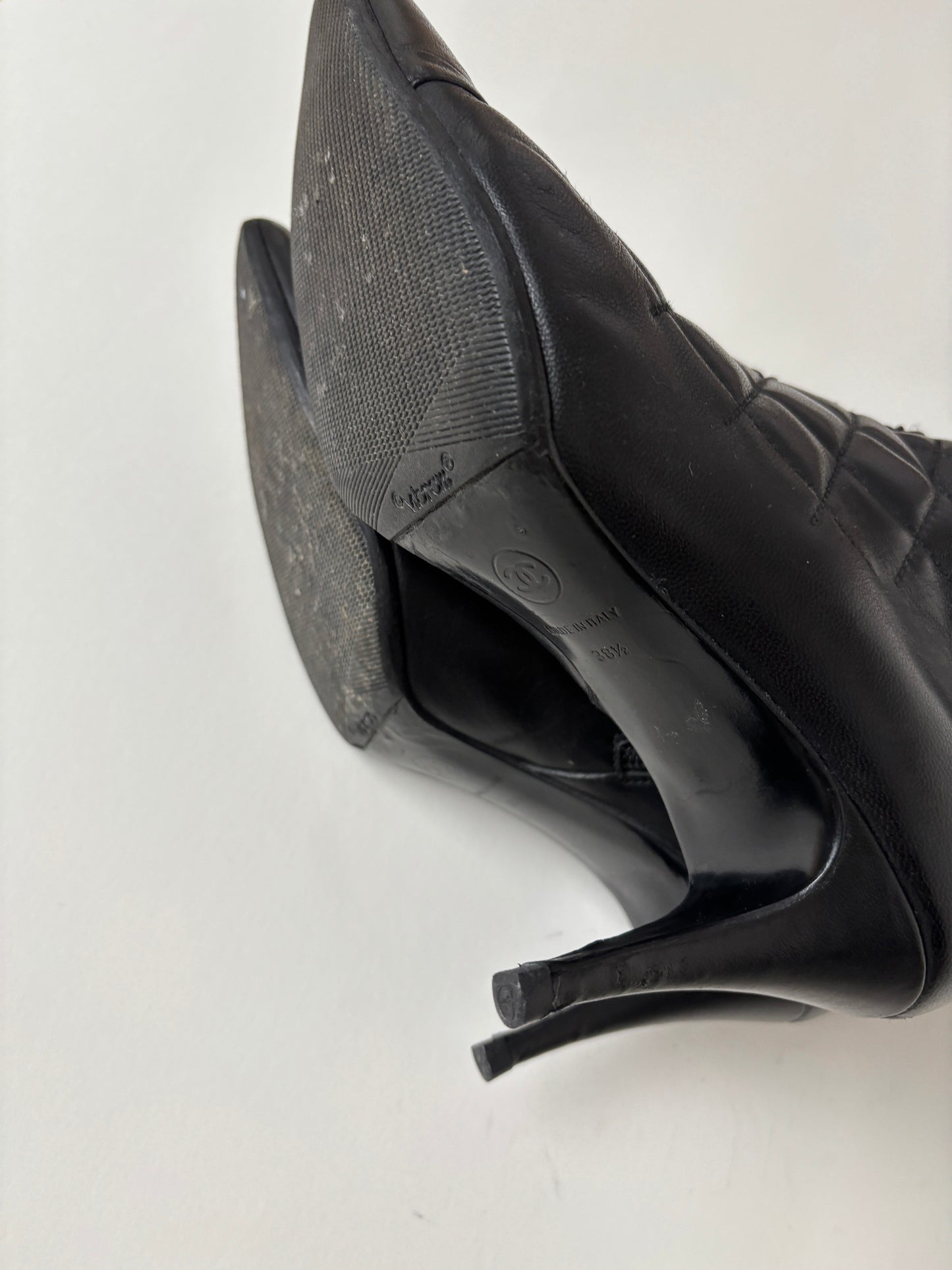 Chanel by Karl Lagerfeld 2000s black quilted chain boots (EU 38,5 / US 8)