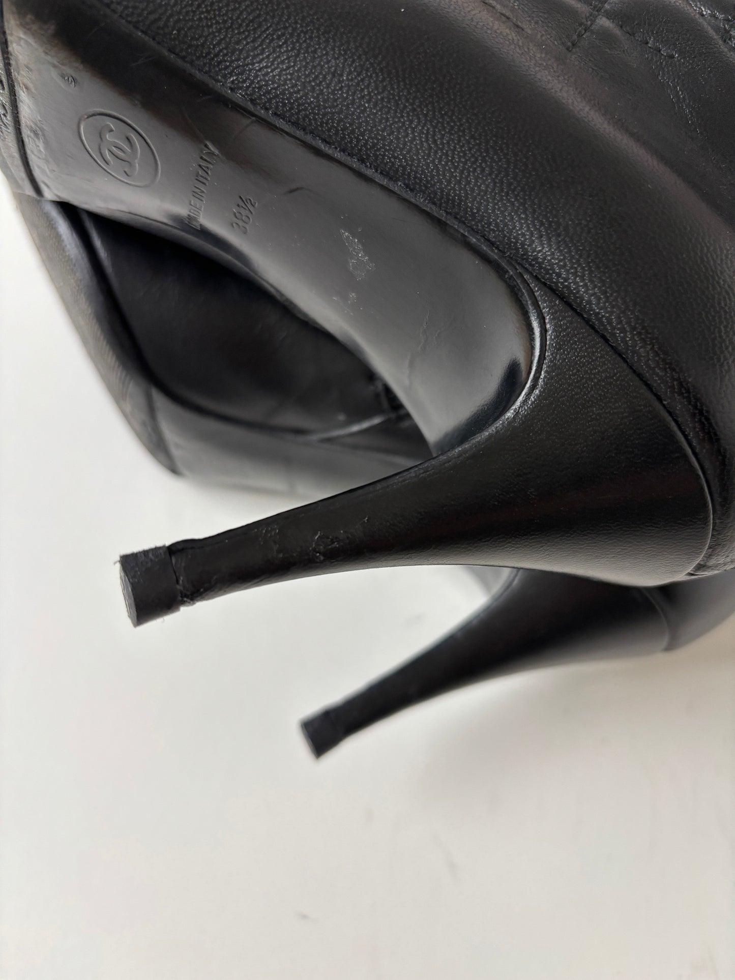 Chanel by Karl Lagerfeld 2000s black quilted chain boots (EU 38,5 / US 8)