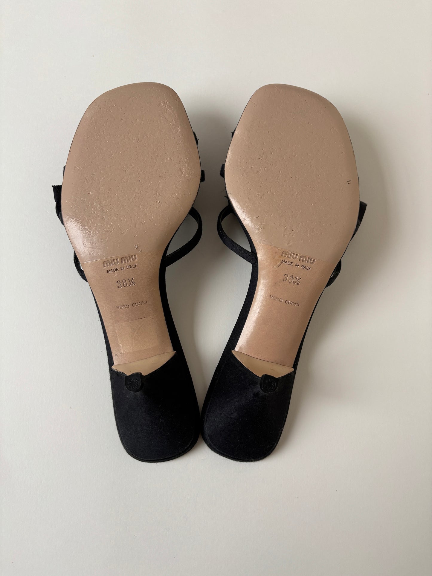 Miu Miu floral black silk roses kitten heels (EU 38,5 / US 8)