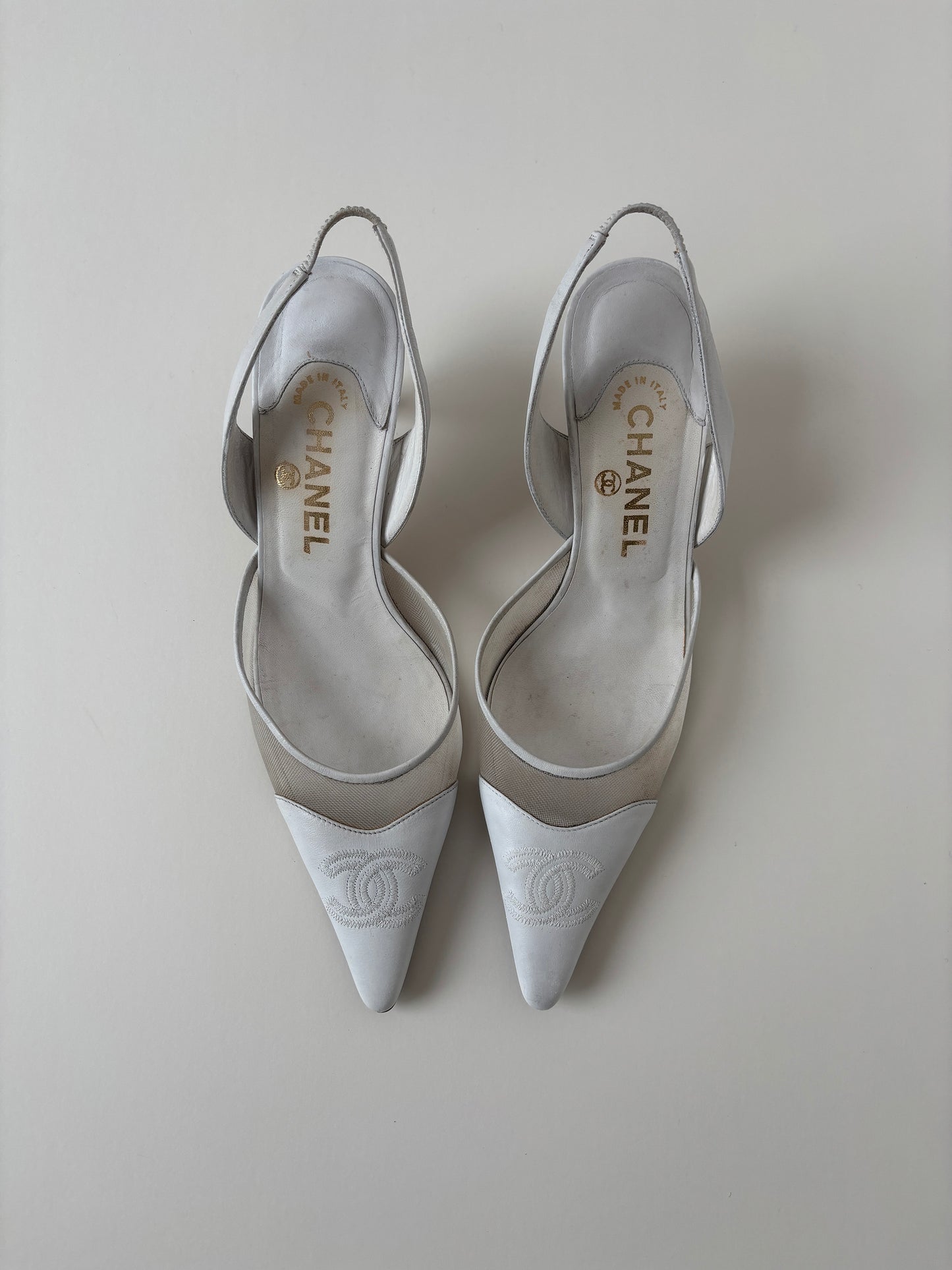 Chanel iconic CC mesh kitten heel sling back white (EU 38 / US 7,5)