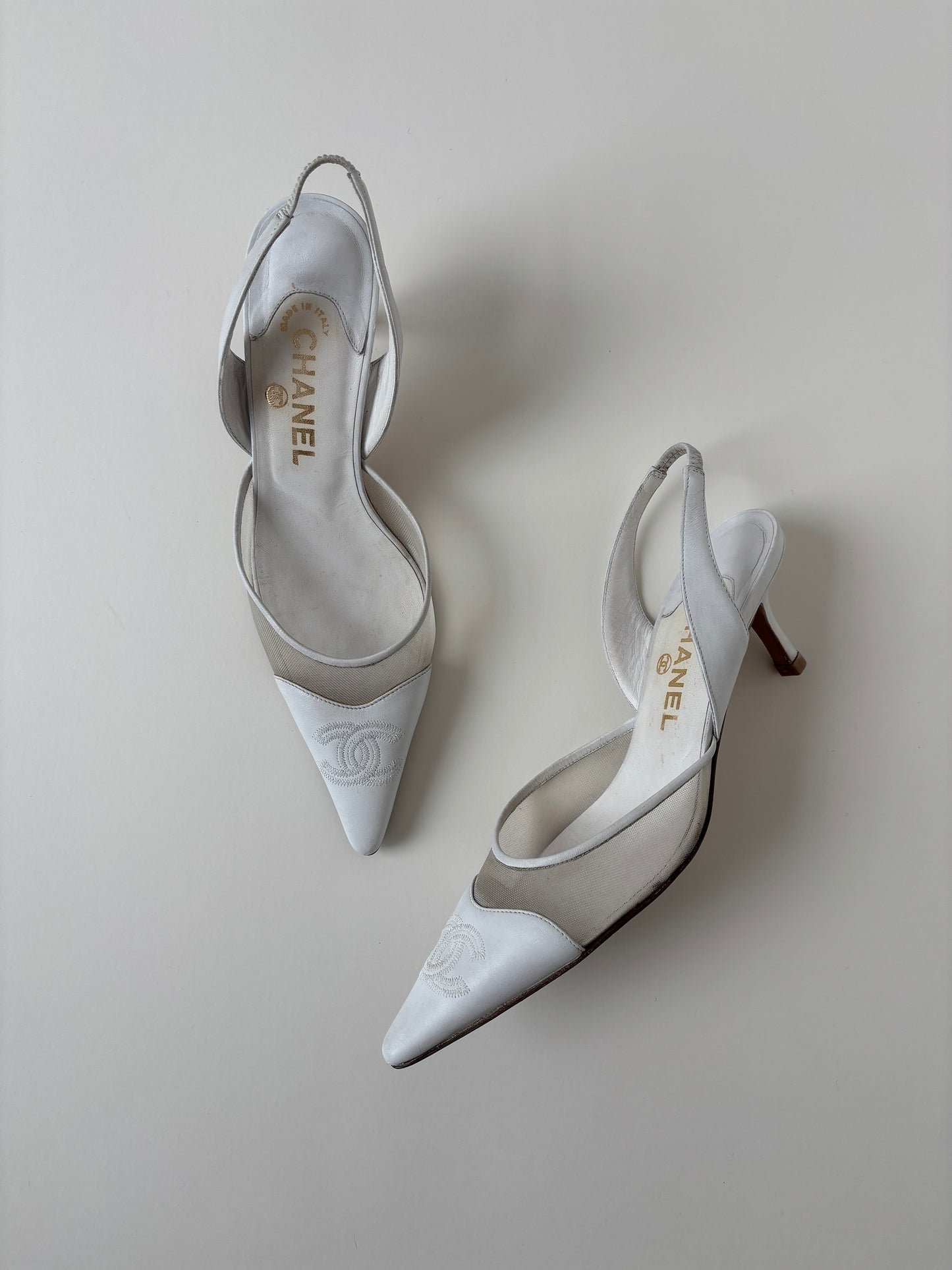 Chanel iconic CC mesh kitten heel sling back white (EU 38 / US 7,5)