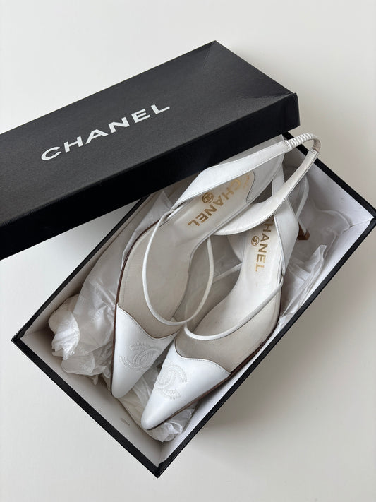 Chanel iconic CC mesh kitten heel sling back white (EU 38 / US 7,5)