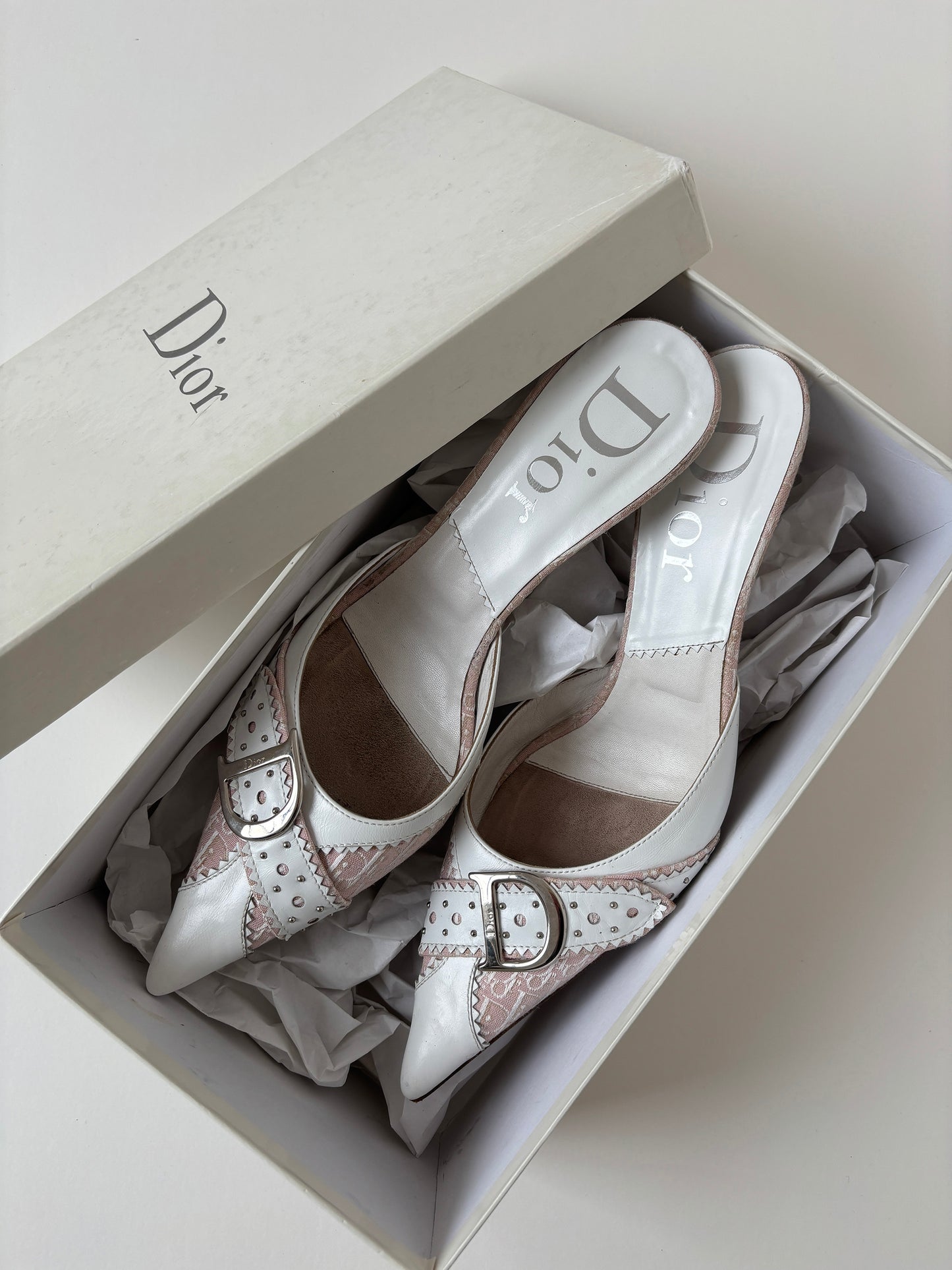 Christian Dior S/S 2003 by John Galliano white trotter kitten heel buckle mules (EU 39,5 / US 9)