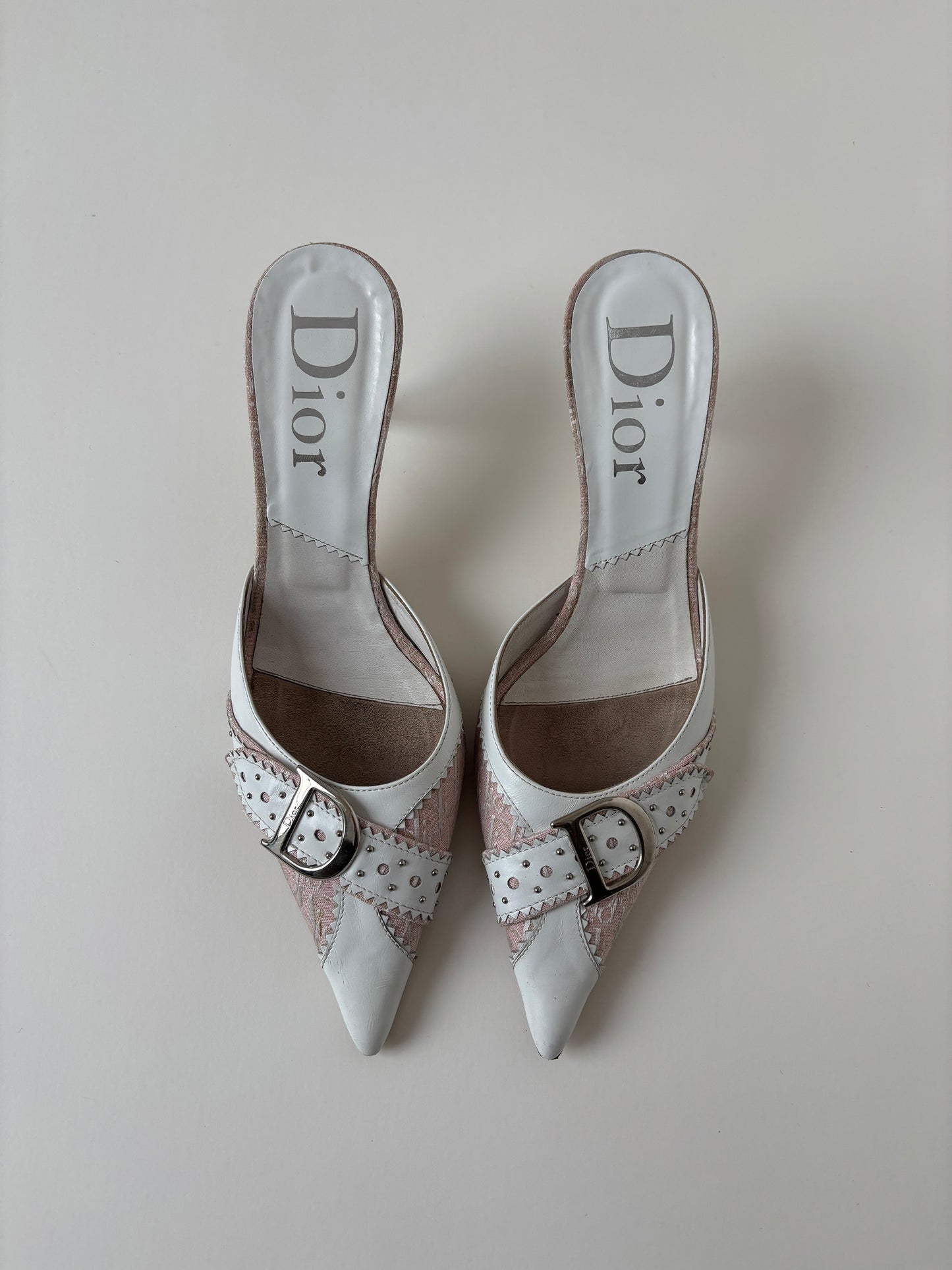 Christian Dior S/S 2003 by John Galliano white trotter kitten heel buckle mules (EU 39,5 / US 9)