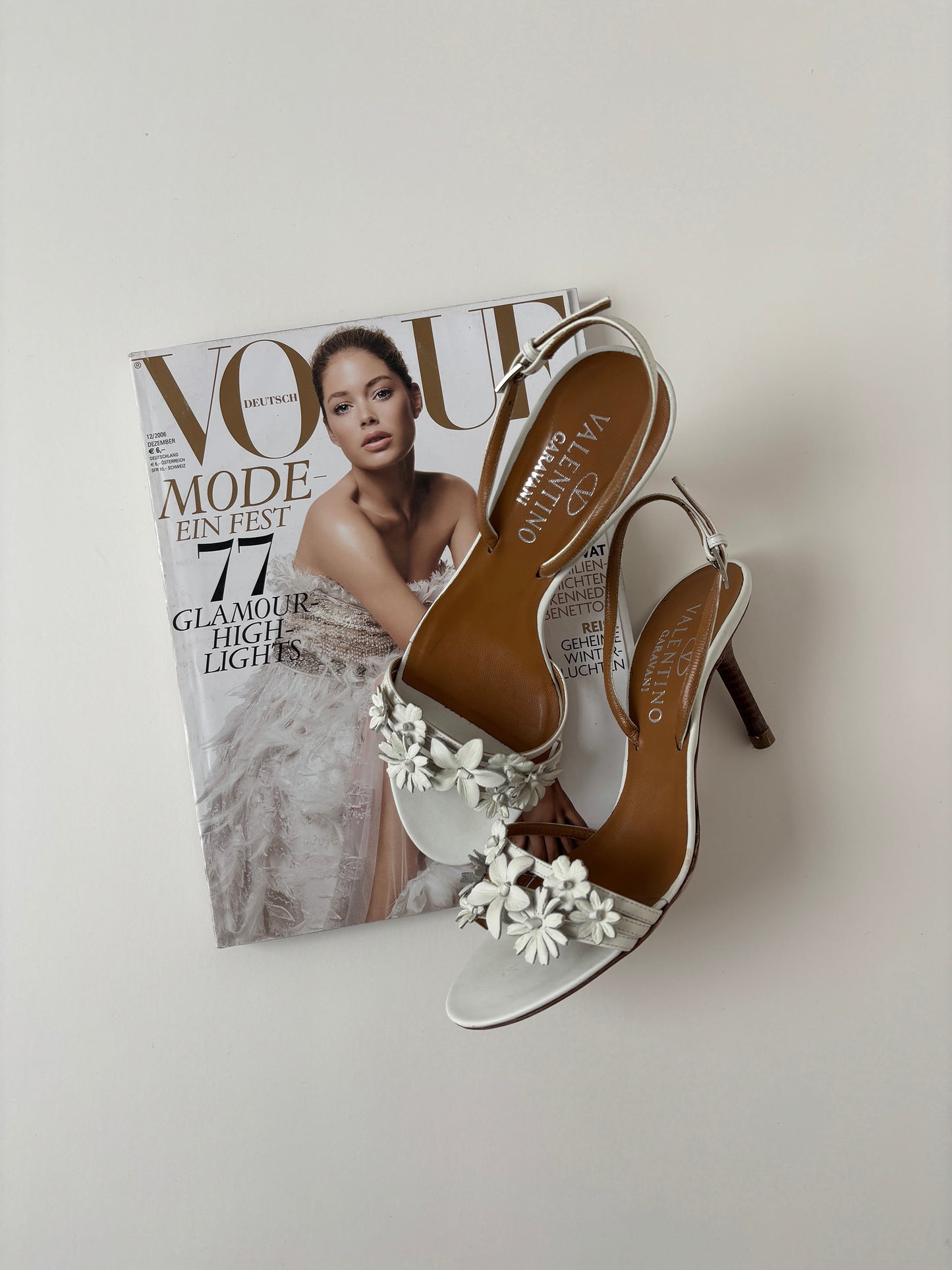 Valentino Garavani 2000s white flower application sandal heels (EU 37,5 / US 7)