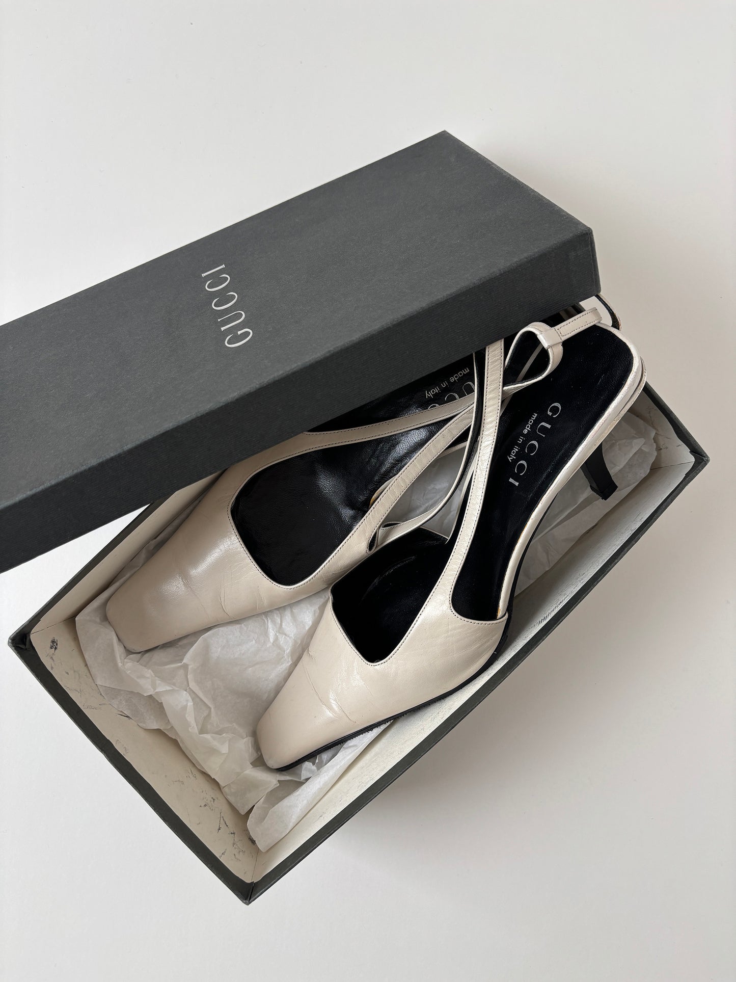 Gucci by Tom Ford S/S 1998 cream white sling back kitten heels (EU 39 / US 8.5)