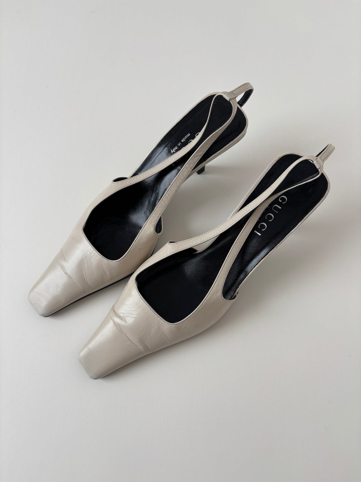 Gucci by Tom Ford S/S 1998 cream white sling back kitten heels (EU 39 / US 8.5)