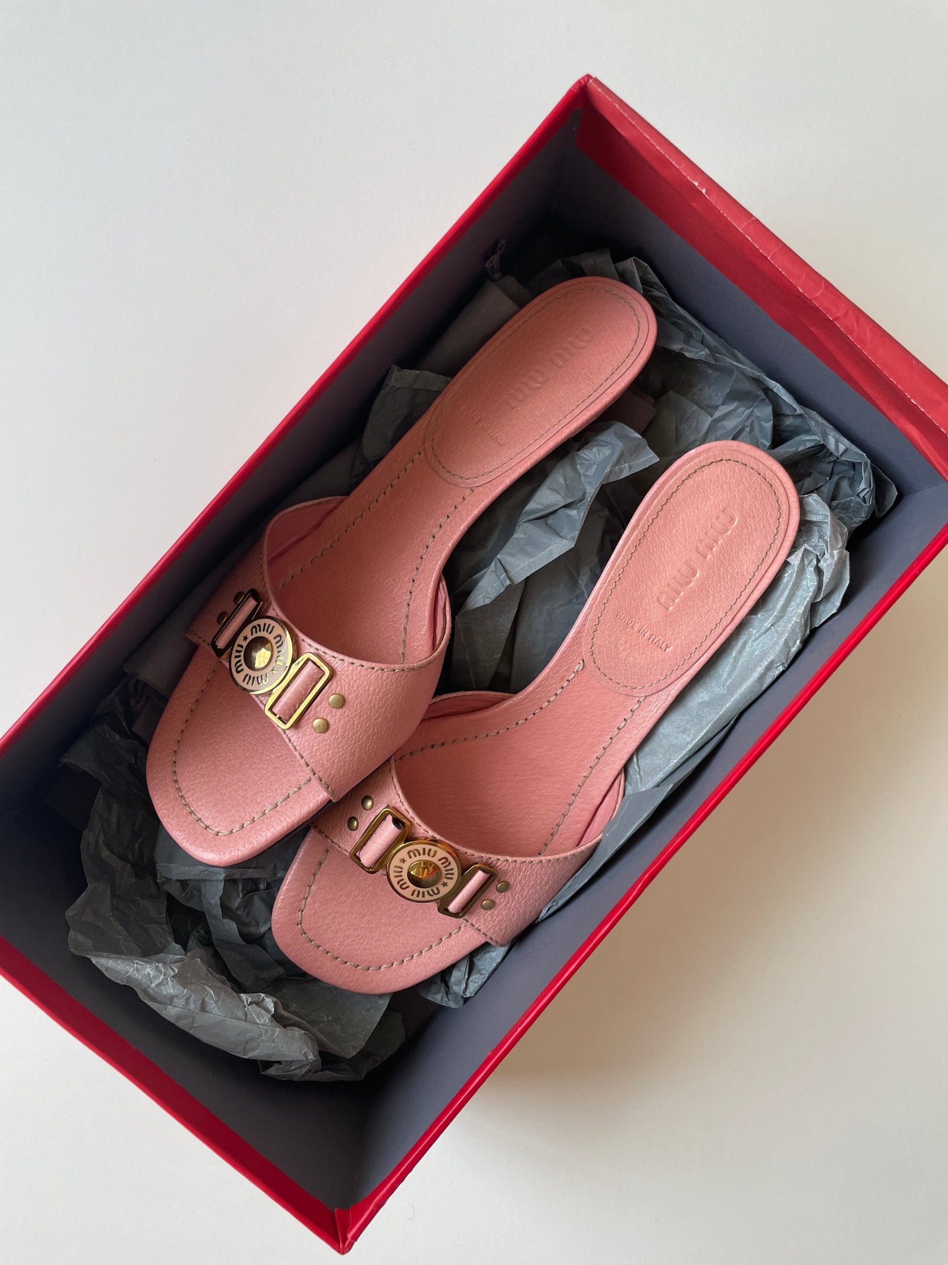 Vintage Miu Miu peachy pink kitten kitten heels